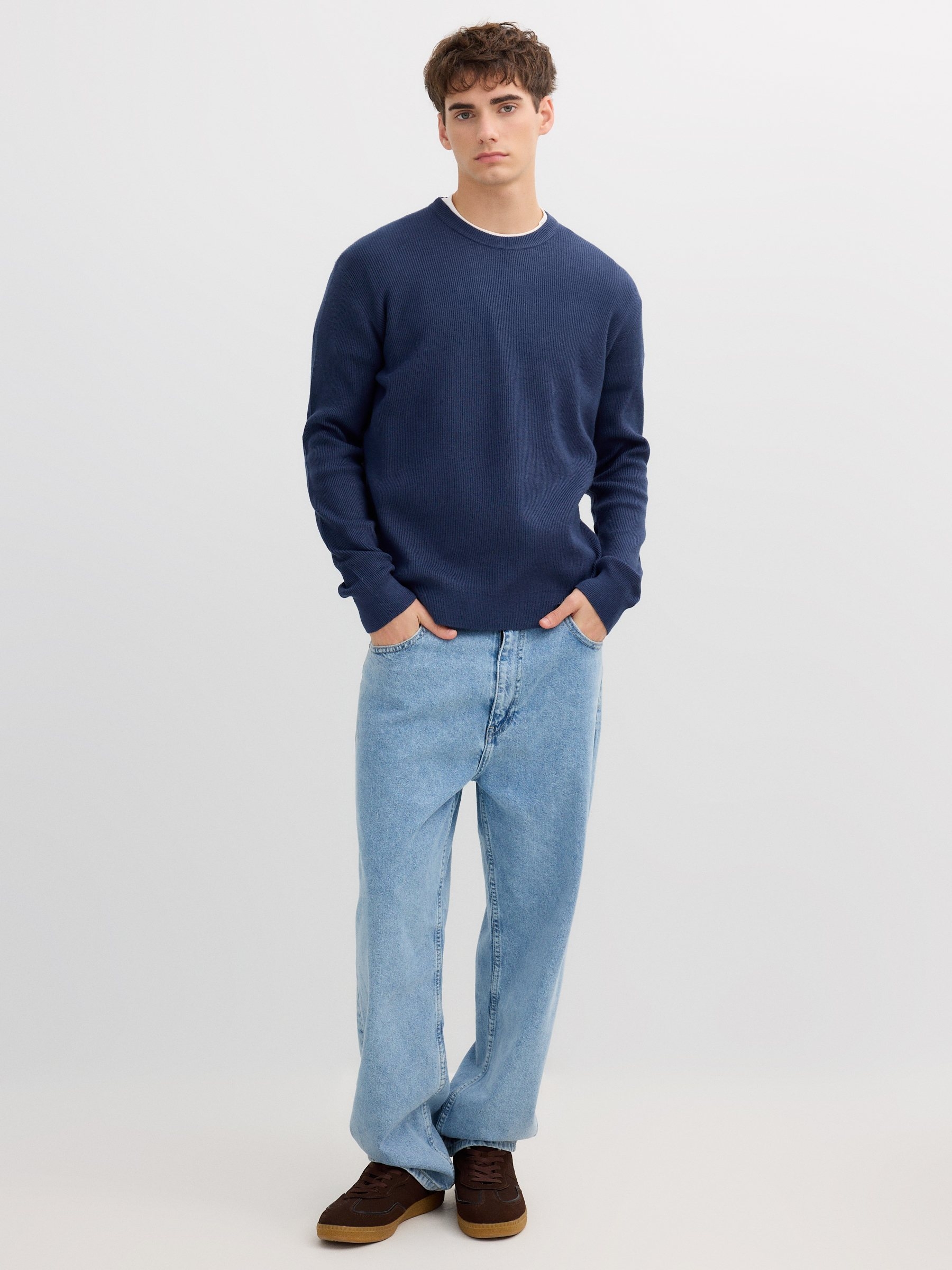 Basic knit round neck sweater navy middle front view