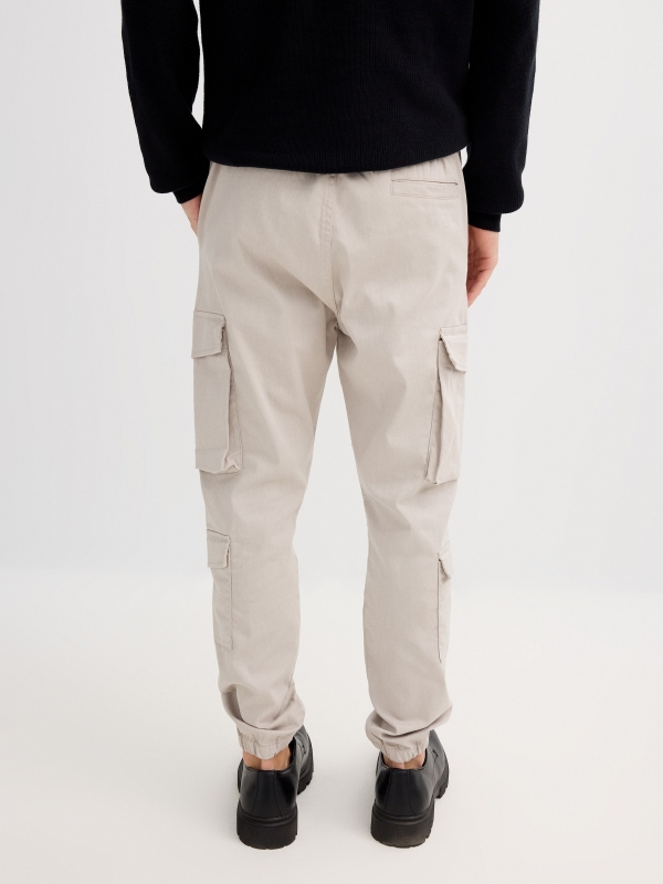 Jogger cargo beige raw middle back view