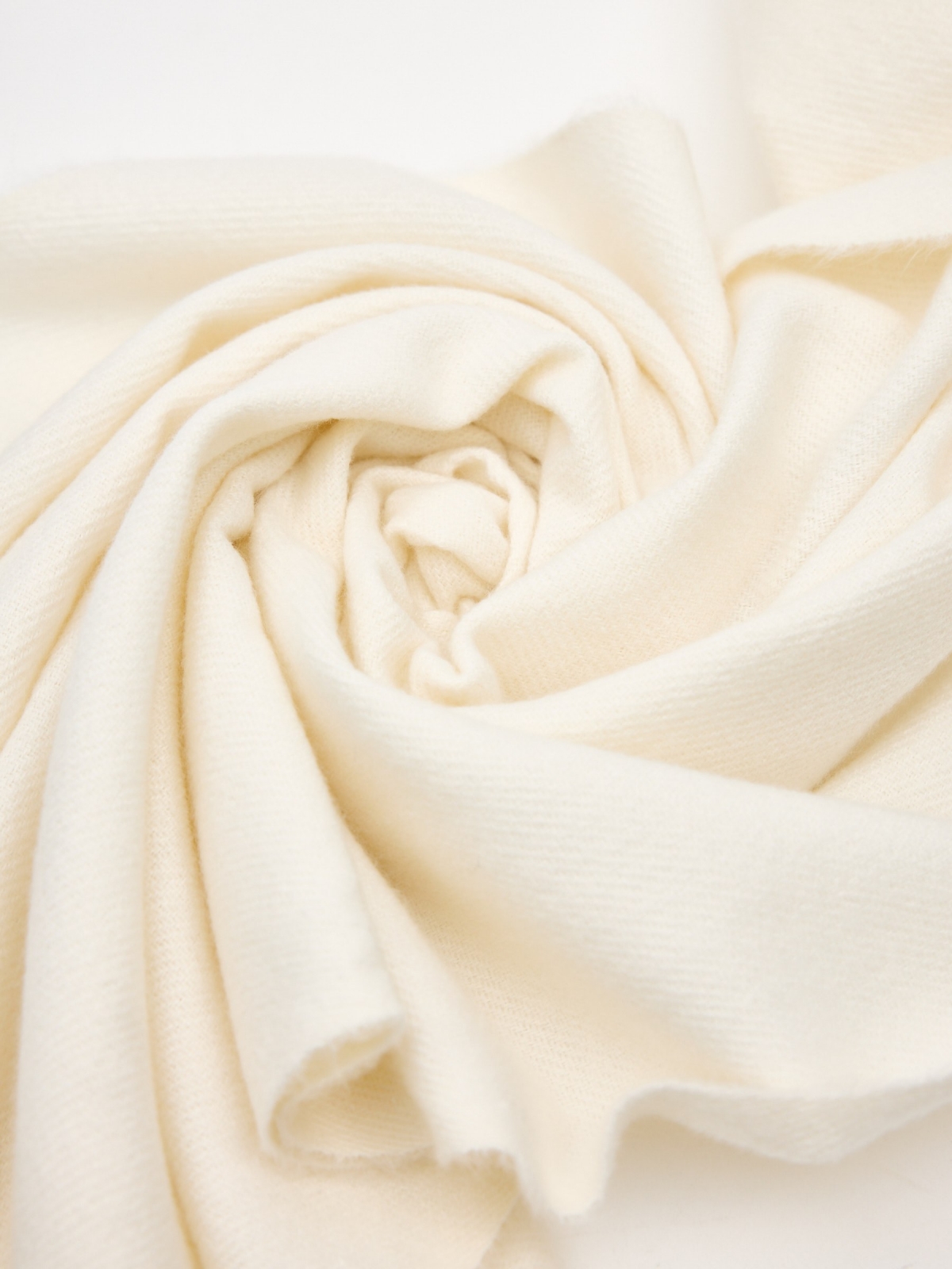 White blanket scarf with fringes off white detail view