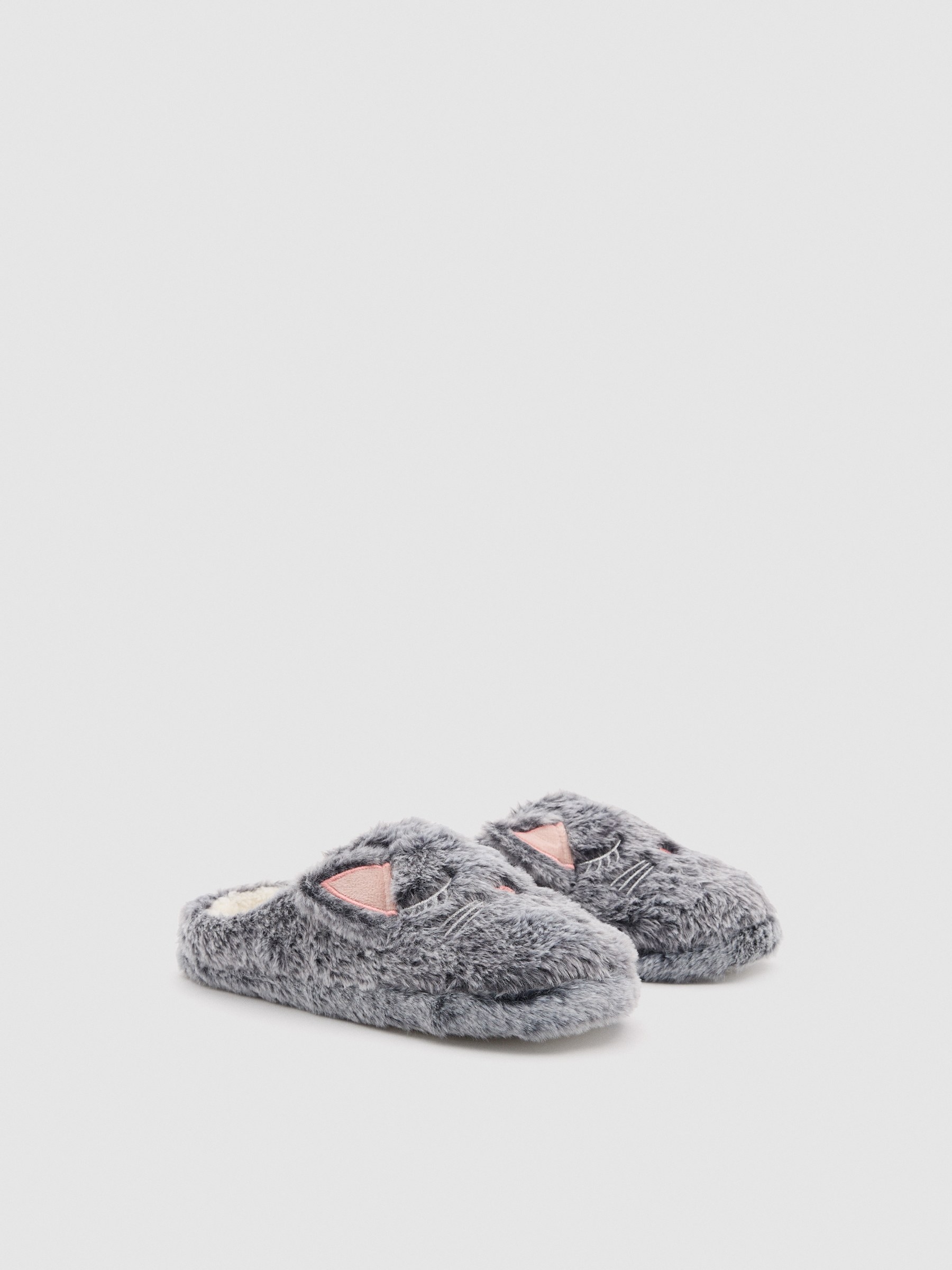 Kitten slippers white front view