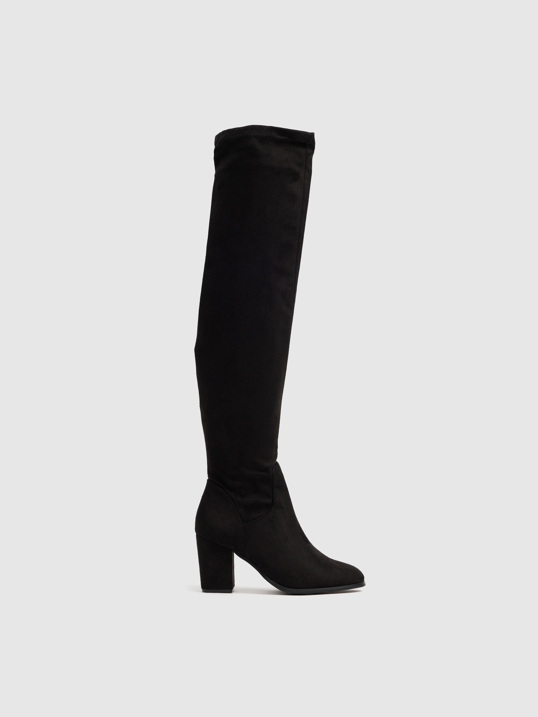 Bota mosquetera tacón negro