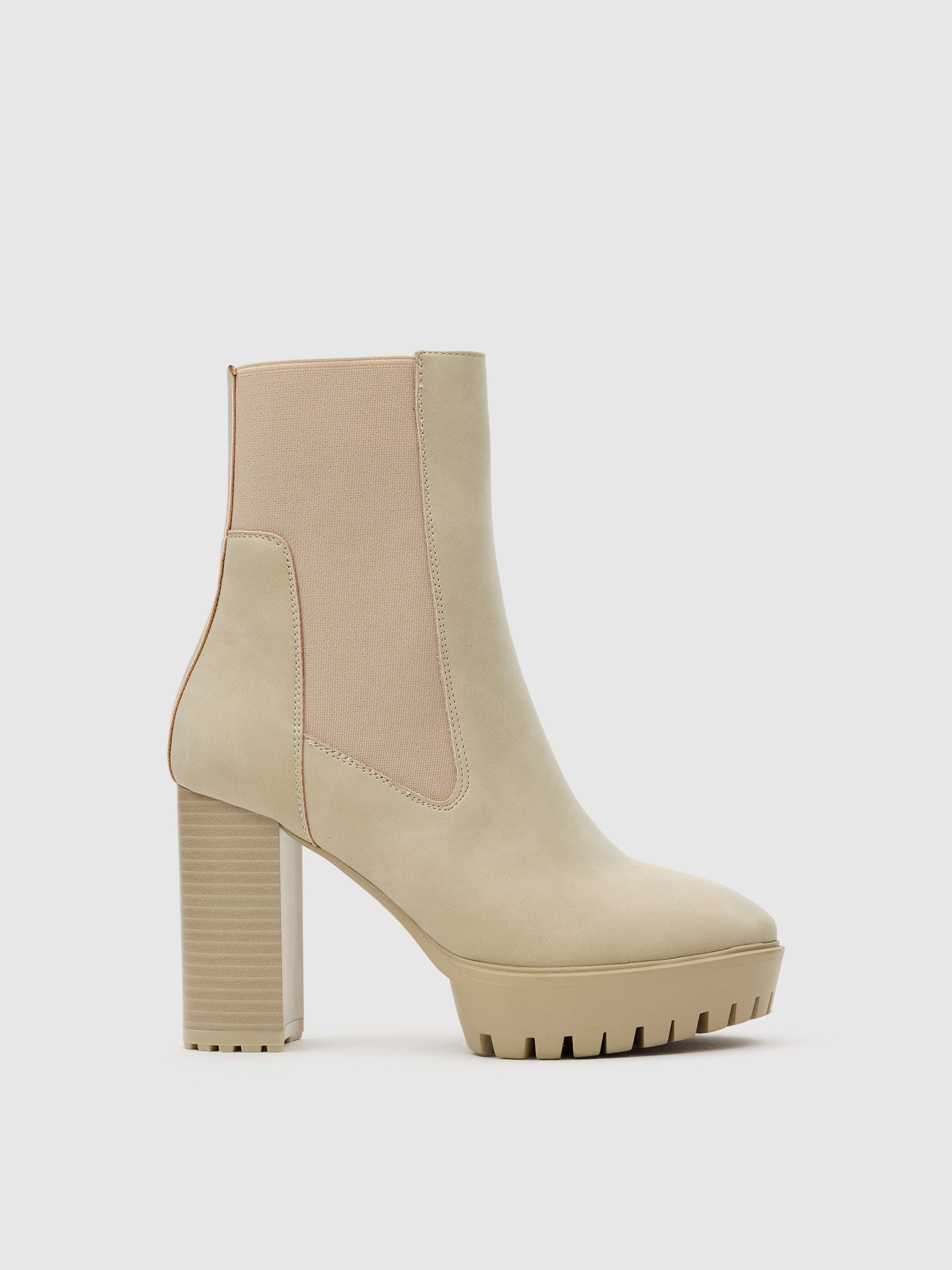 Patent leather ankle boots with elastic beige