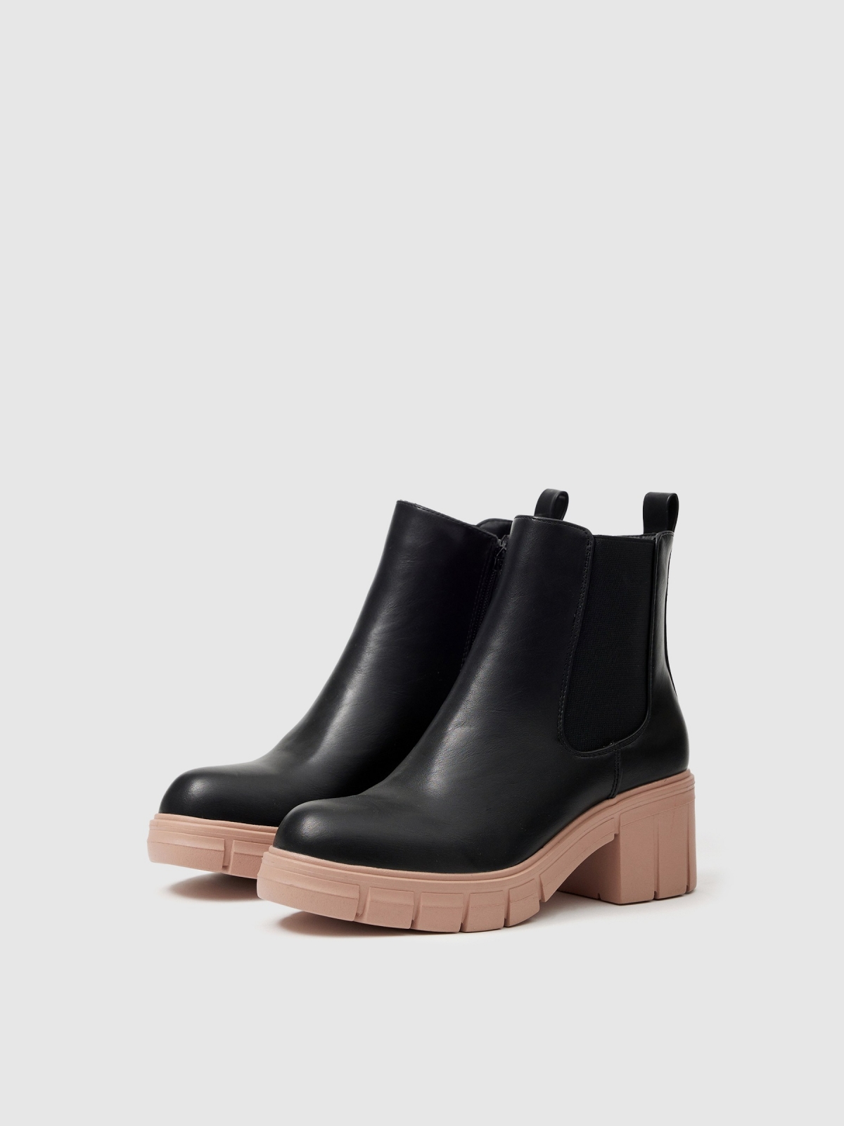 Two-tone chelsea ankle boot black 45º front view