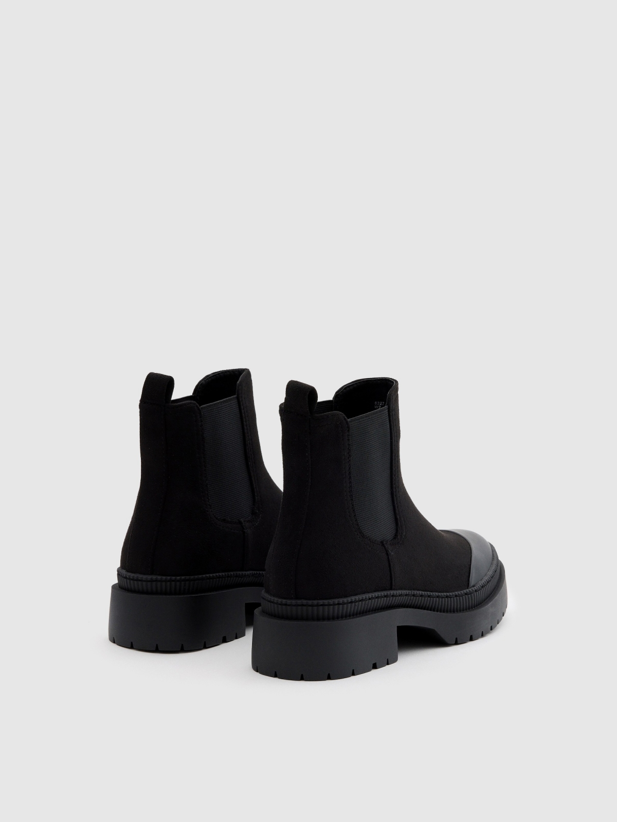 Chelsea ankle boot toe black 45º back view