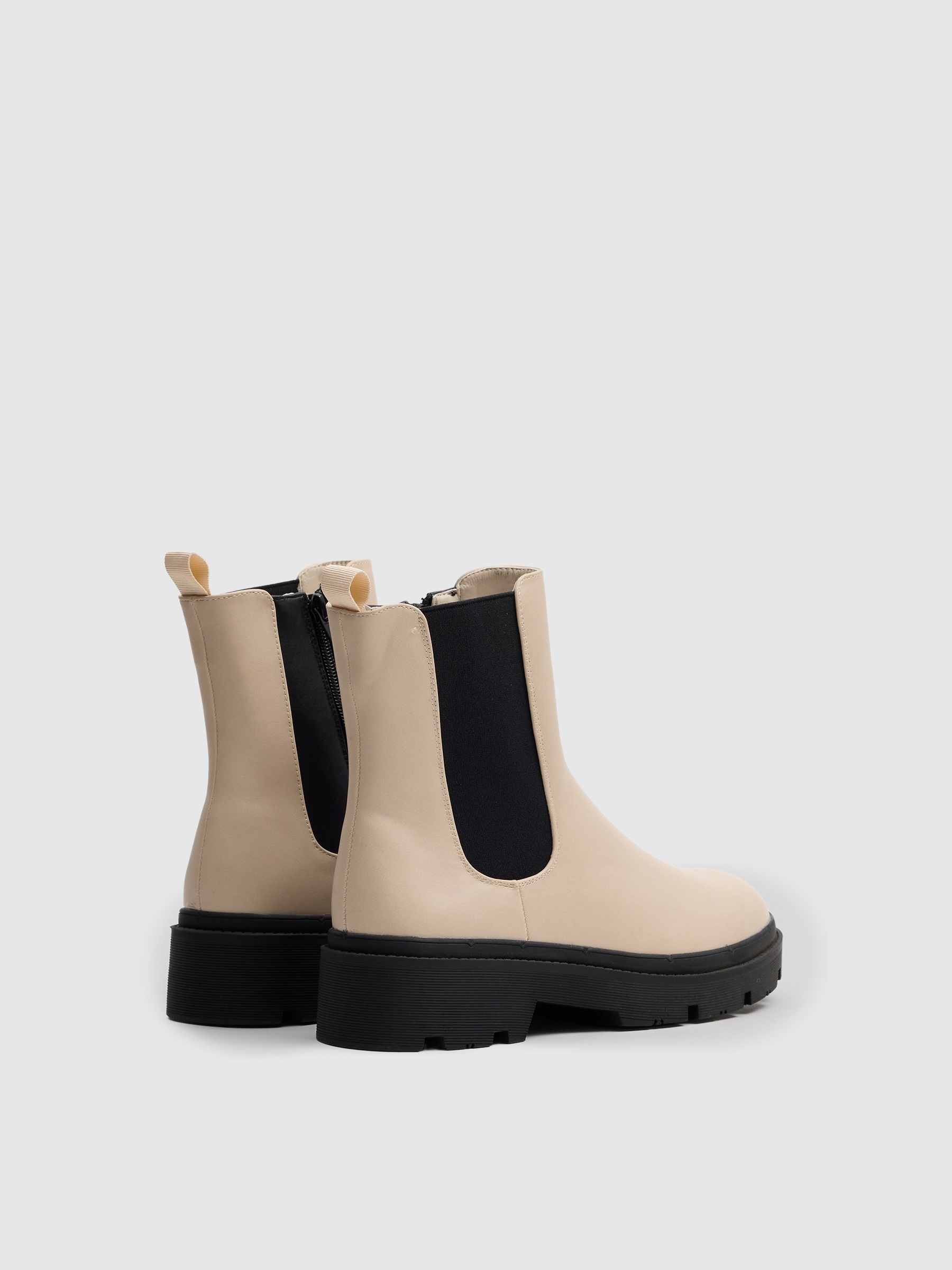 Botín elástico combinado moda