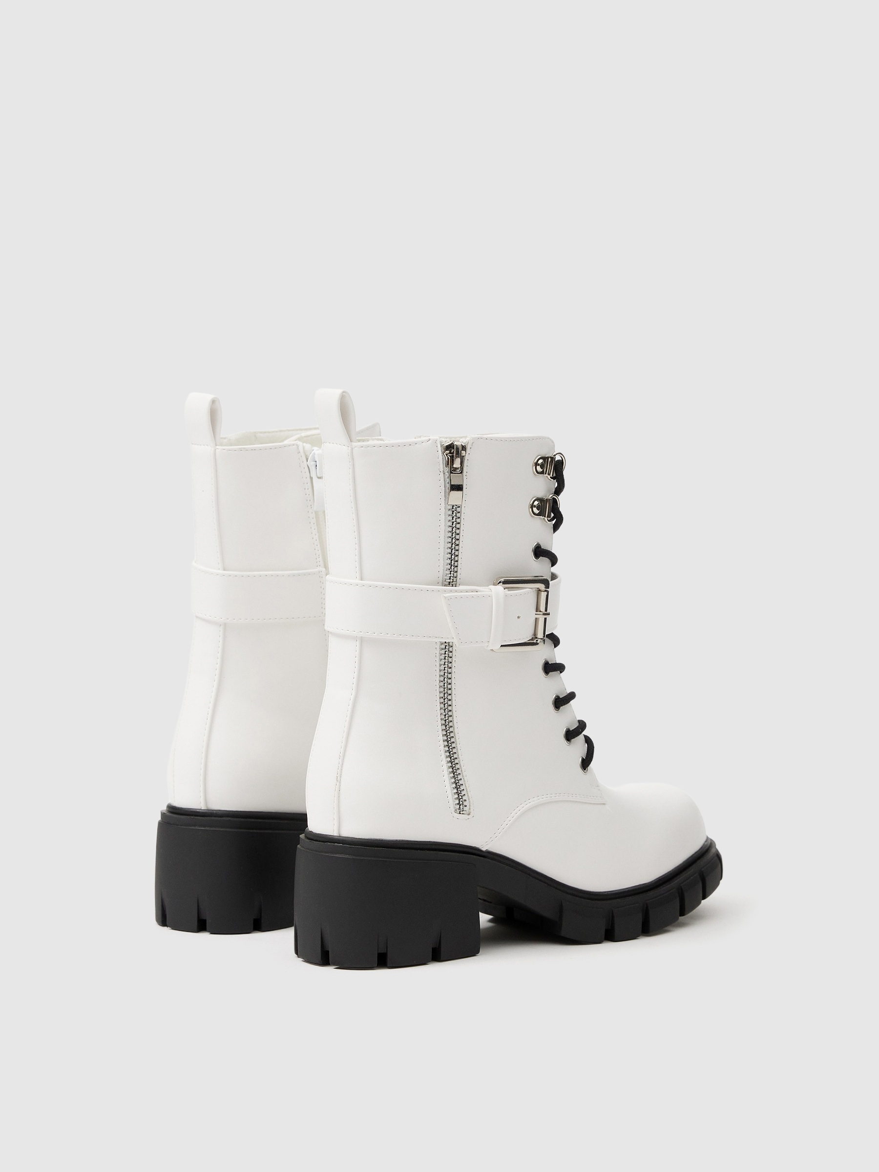 White ankle boot with buckle white