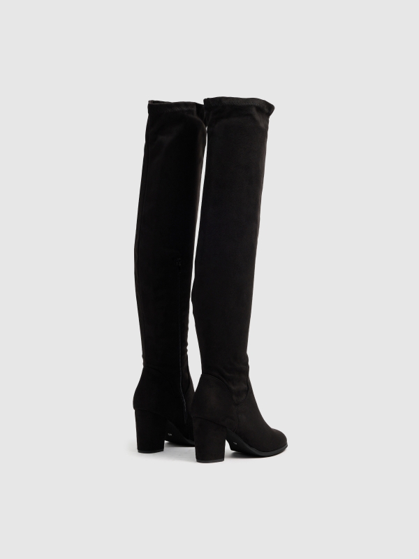Heeled musketeer boot black 45º back view