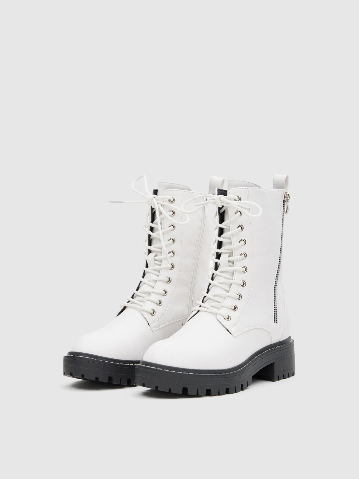 Mid-calf boots with laces 45º front view