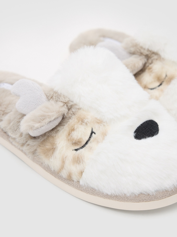 Reindeer slippers beige detail view