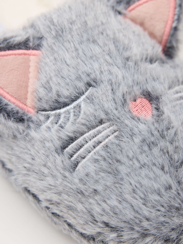 Zapatillas de casa gato gris vista detalle