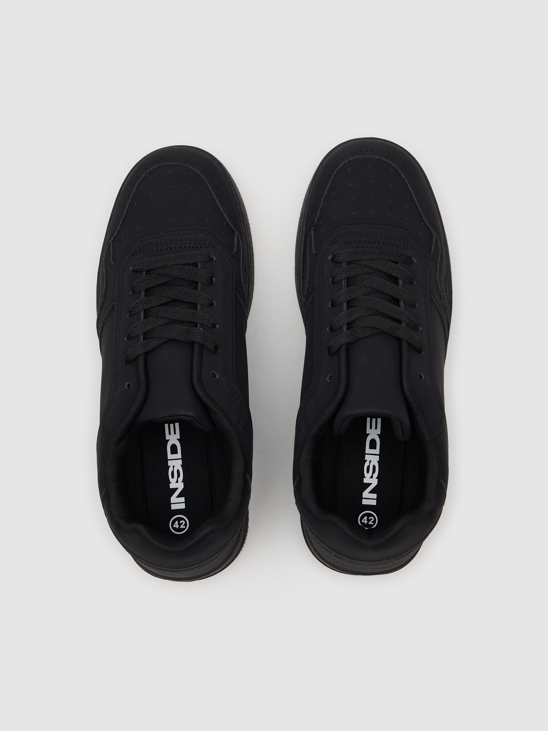 Sporty skater rubber sole black