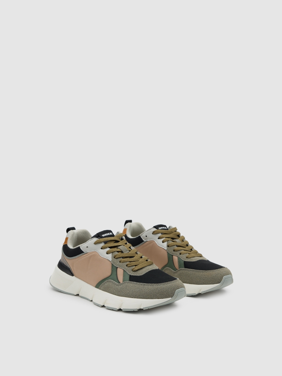 Esportiva running nylon combinada preto vista frontal 45º