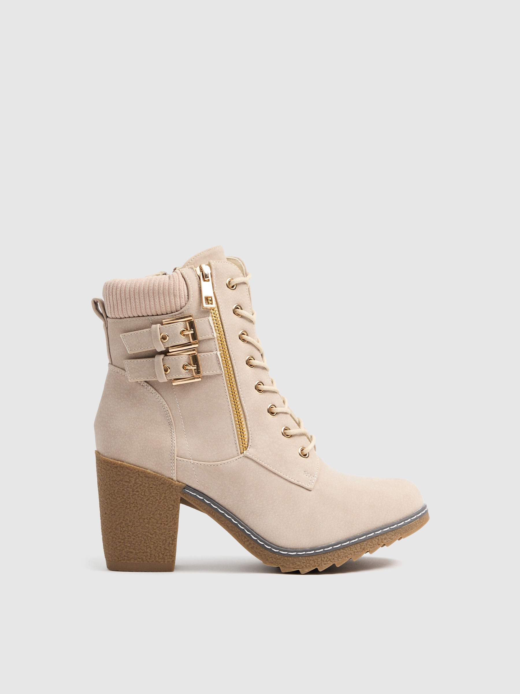 Botines beige con tacón beige vista perfil