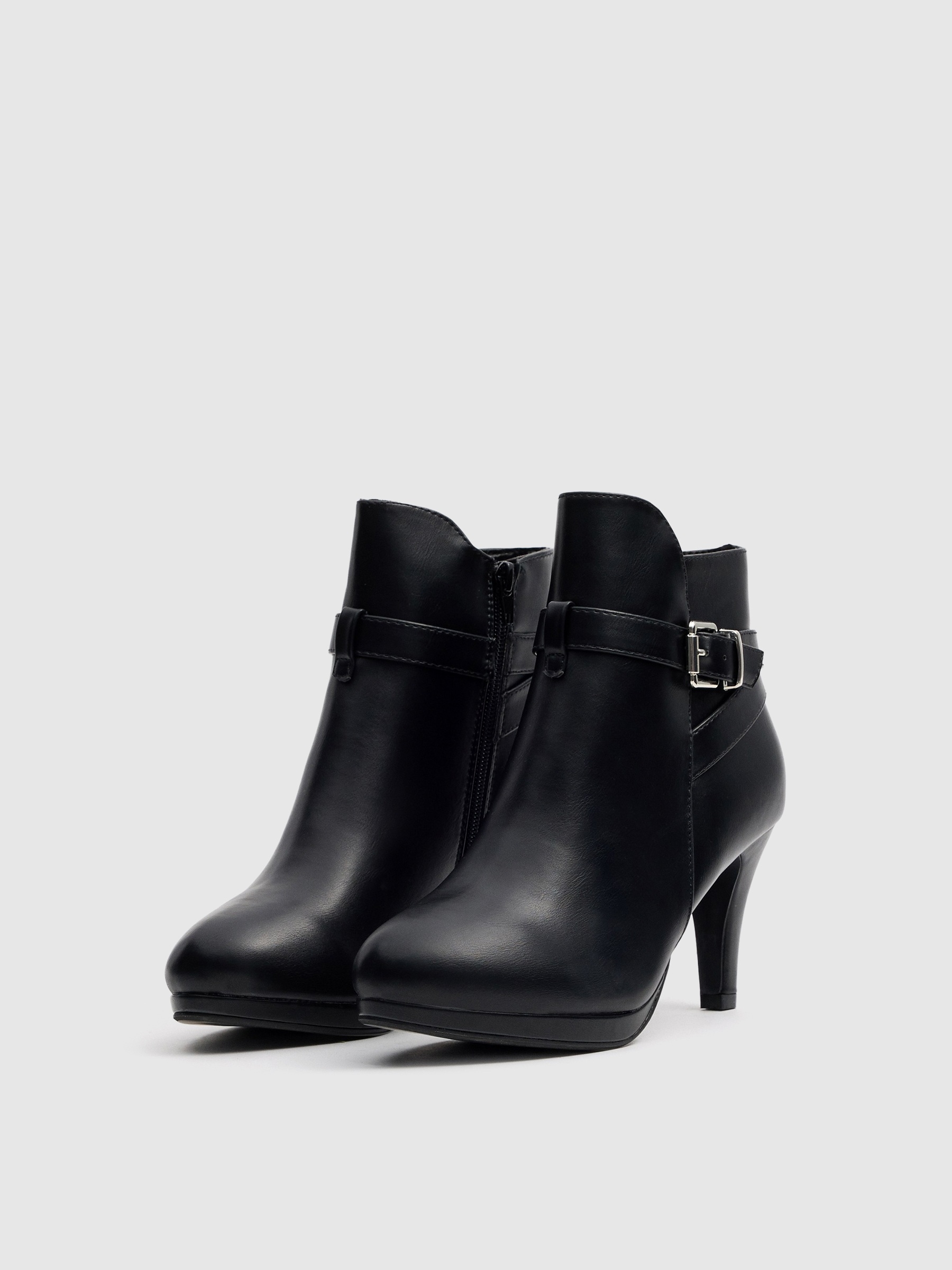 Black ankle boots with buckle heel black