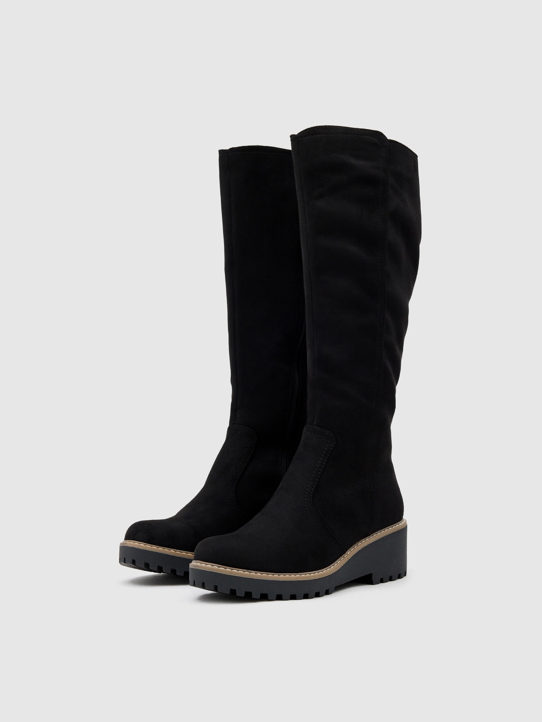 Bota alta con cuña negro