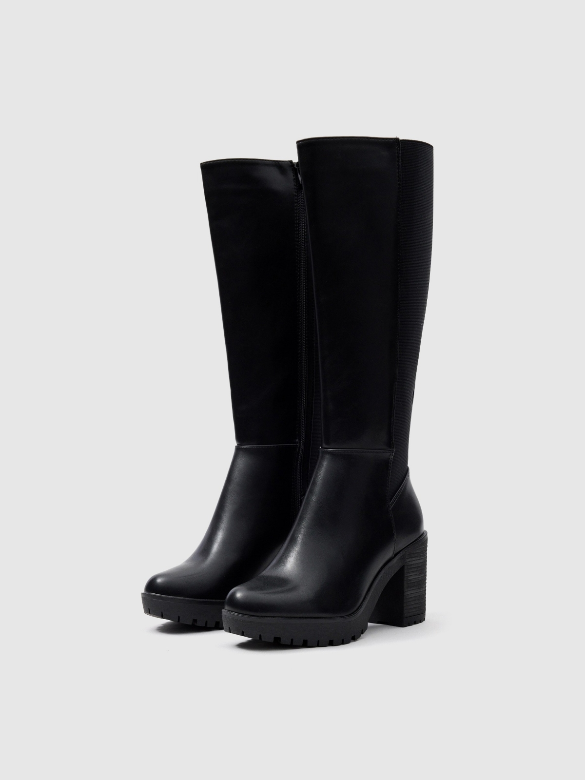 Bota altas com elásticos preto vista frontal 45º