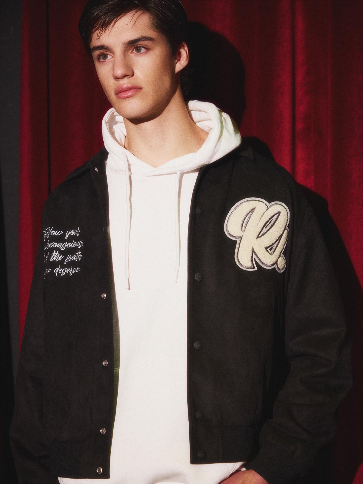 %New% Cazadora varsity efecto piel con botones negro