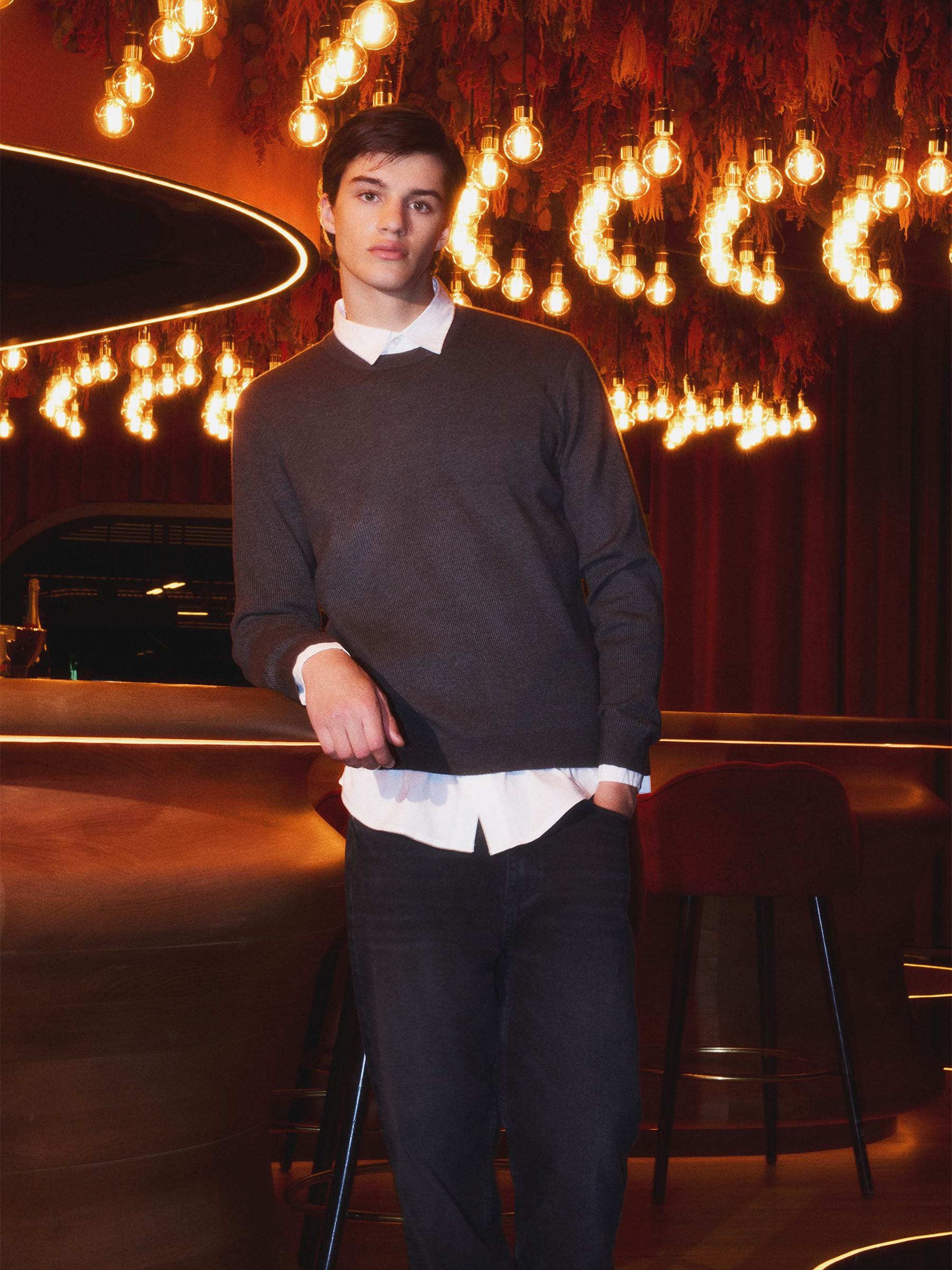 Basic knit round neck sweater grey middle front view