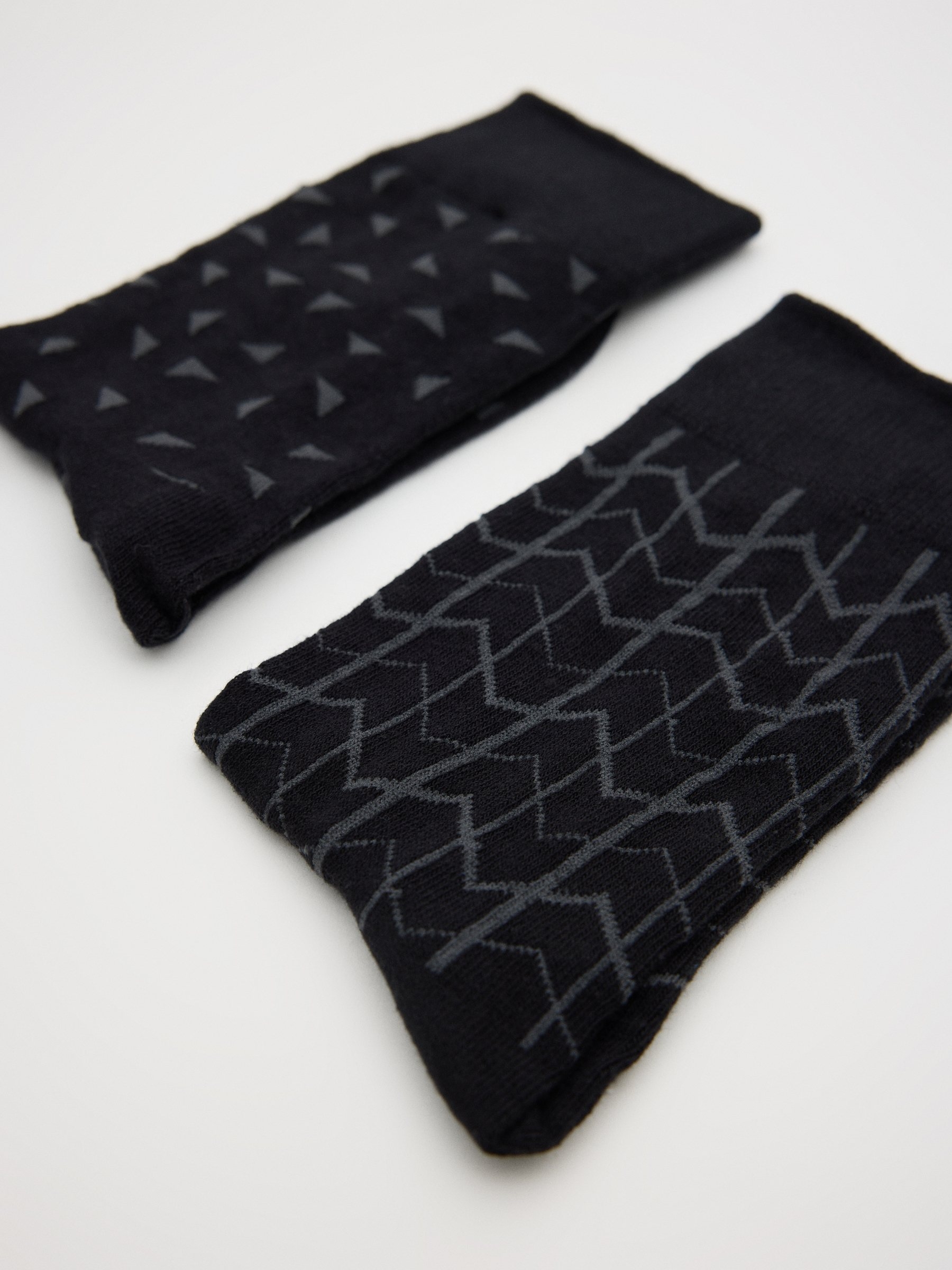 Pack of 2 mid-calf printed socksmiddle front view