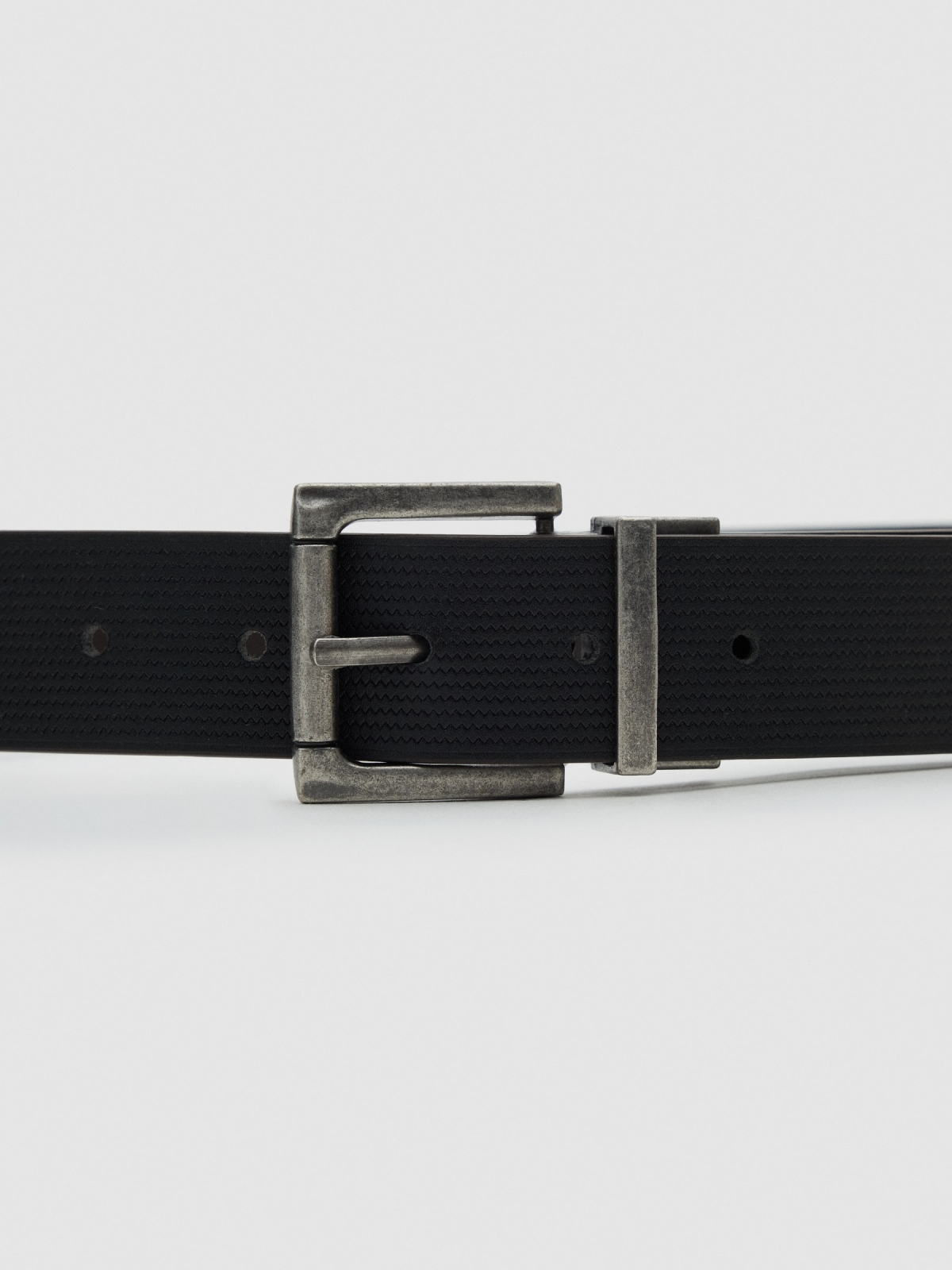 Basic faux leather belt brown detail view