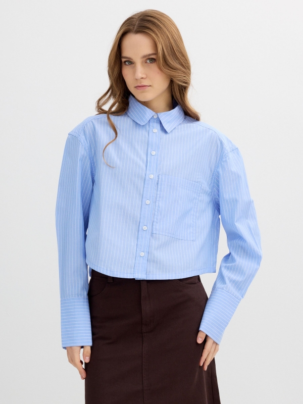 Camisa cropped listras popelina azul vista meia frontal