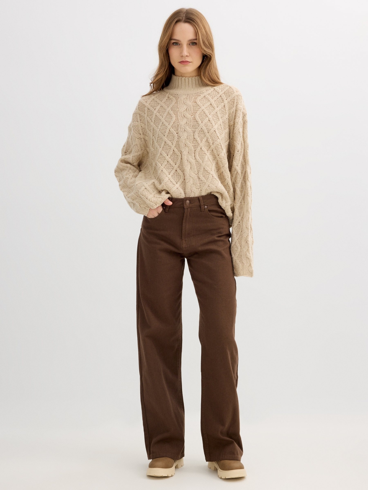 Pantalón ancho sarga algodón marrón oscuro vista general frontal