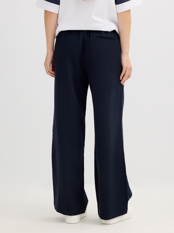 Jogger wide leg azul marinho vista meia traseira