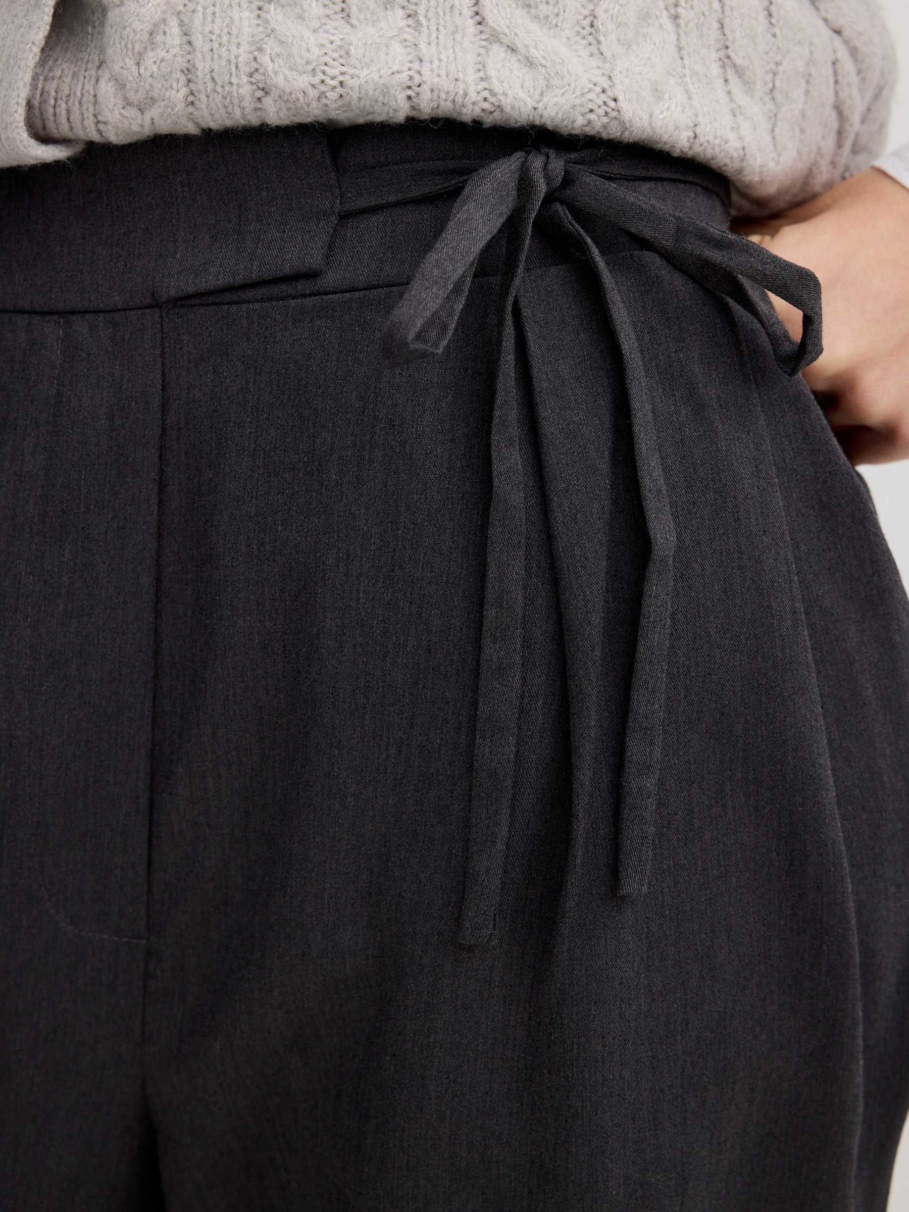 Pantalón palazzo lazo gris oscuro vista general frontal