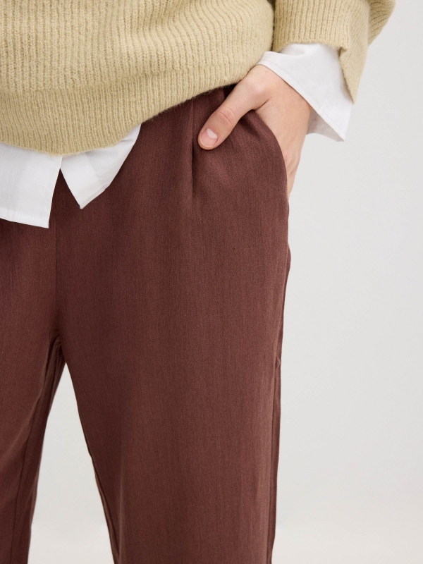 Culotte tiro alto marrón vista detalle