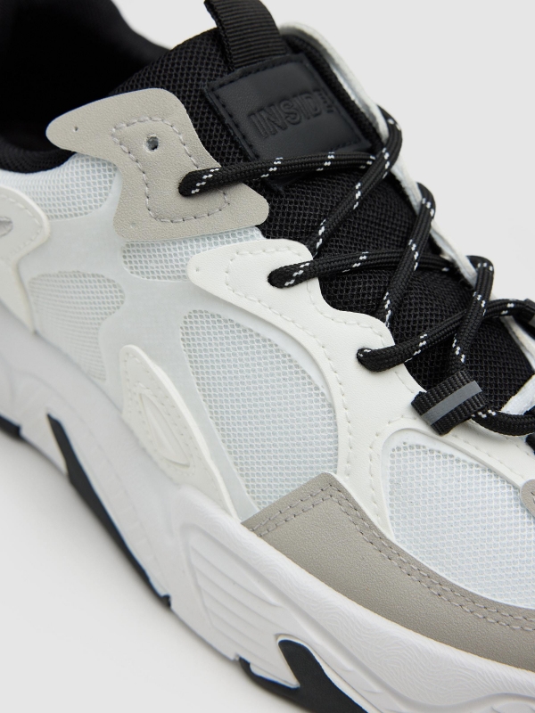 Tênis de nylon e borracha off white vista detalhe