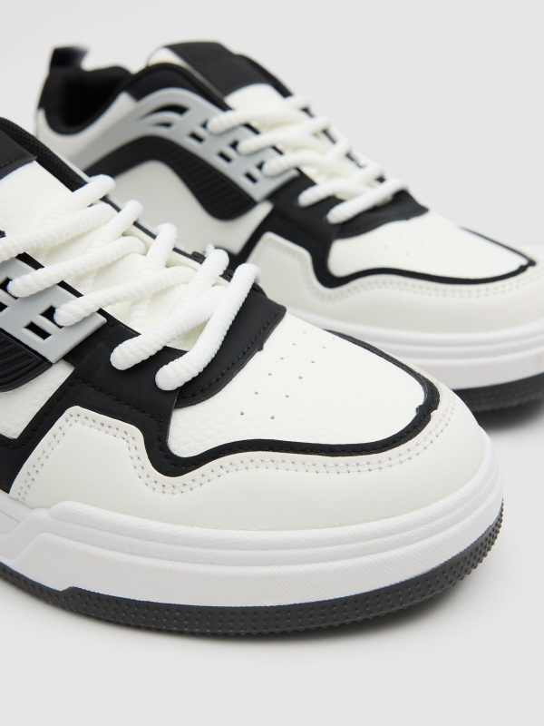 Sporty skater rubber sole white detail view