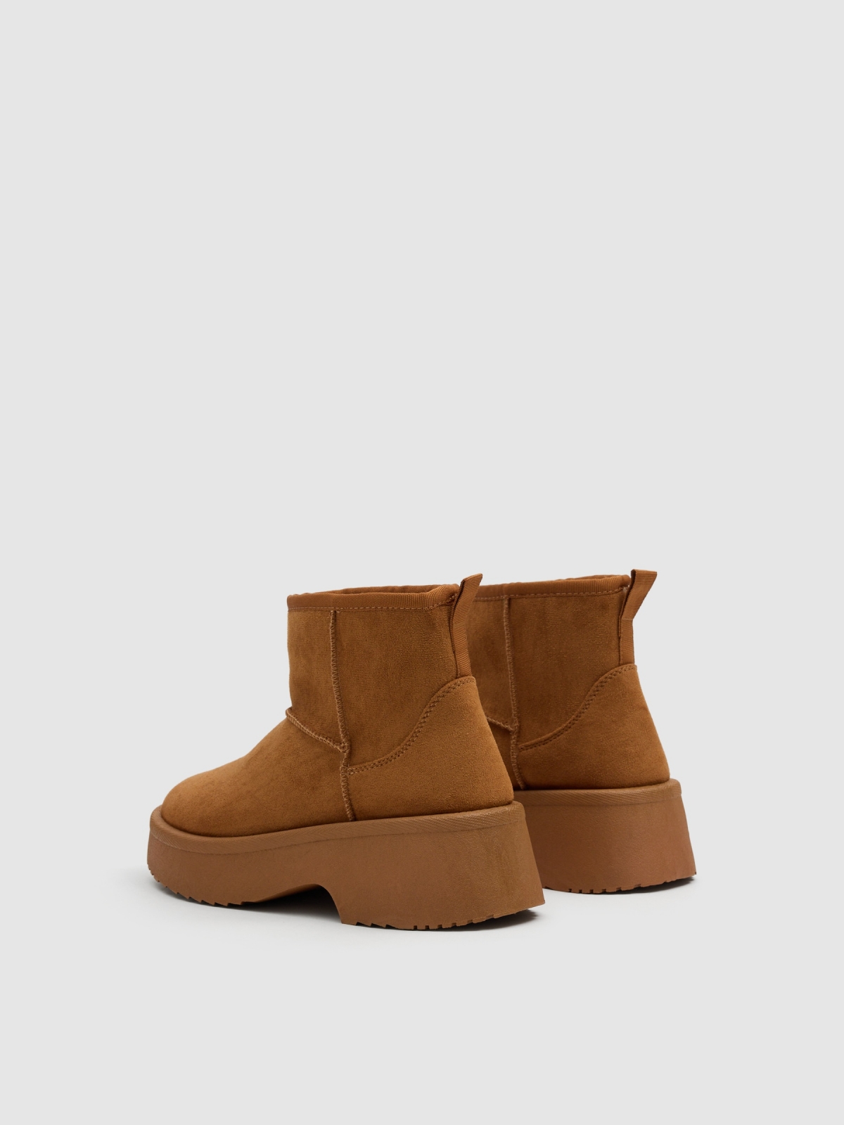 Botines plataforma camel marrón vista trasera 45º