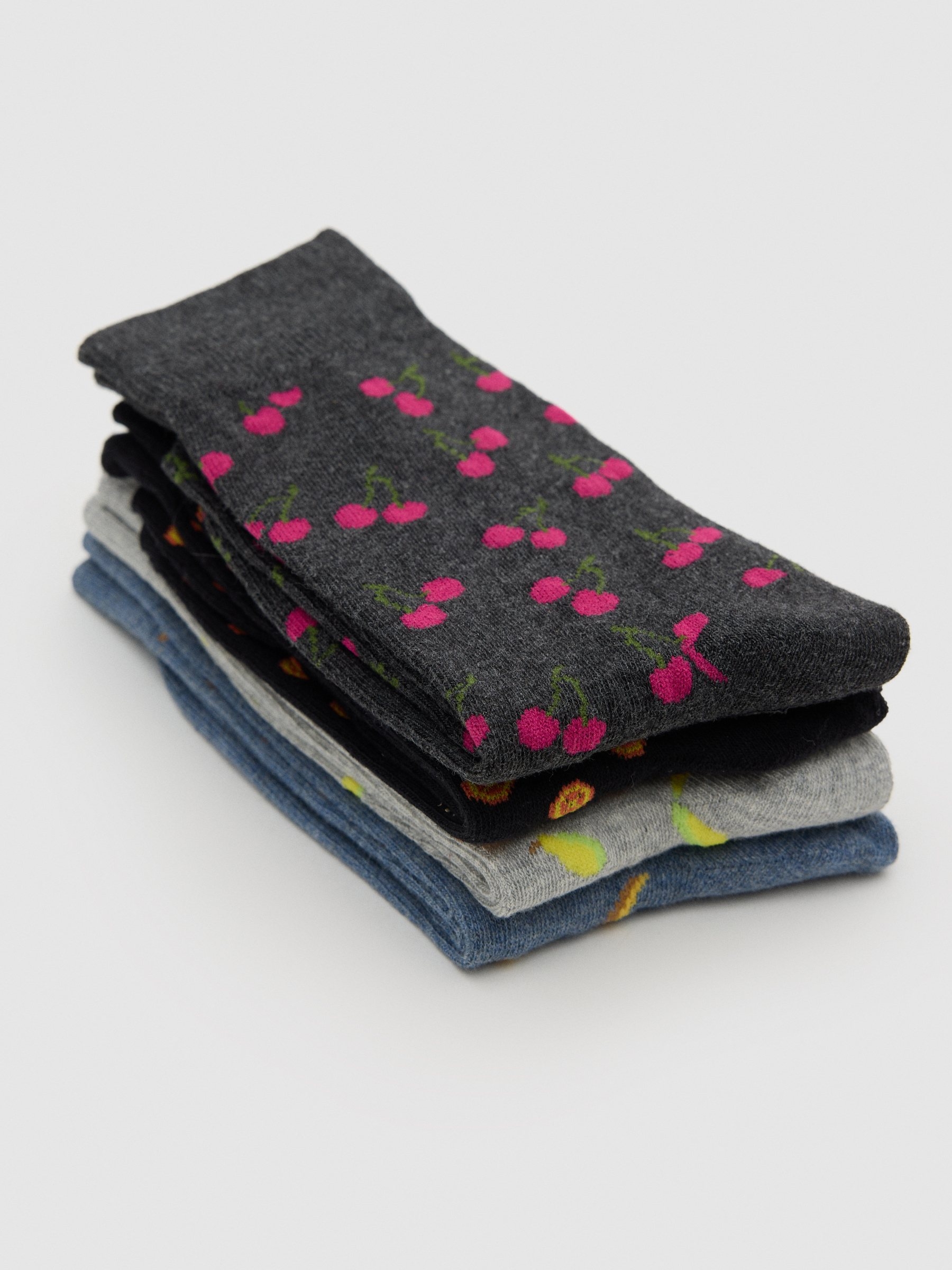 Pack of 4 mid-calf printed socks middle front view