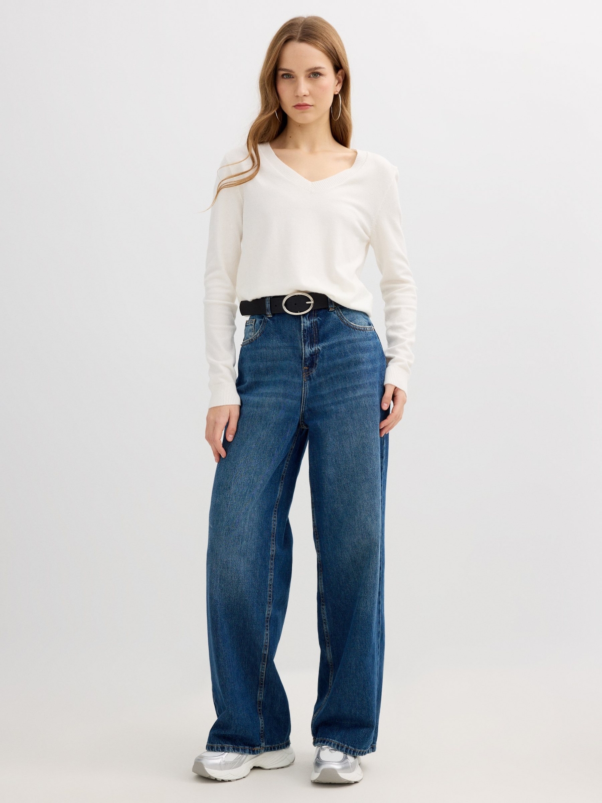 Jersey básico cuello pico crudo vista detalle