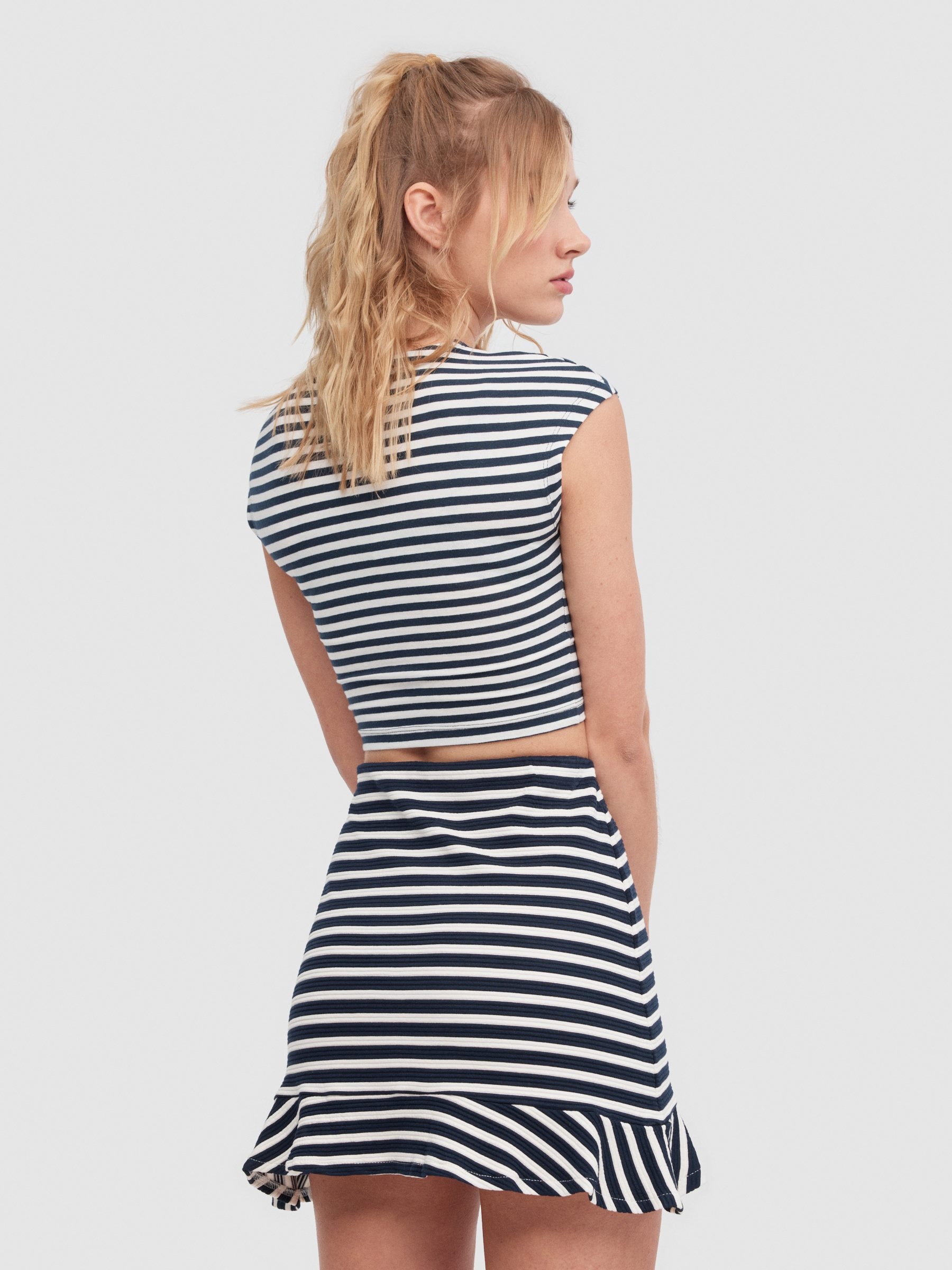 Falda estampado rayas volante blanco roto vista media frontal