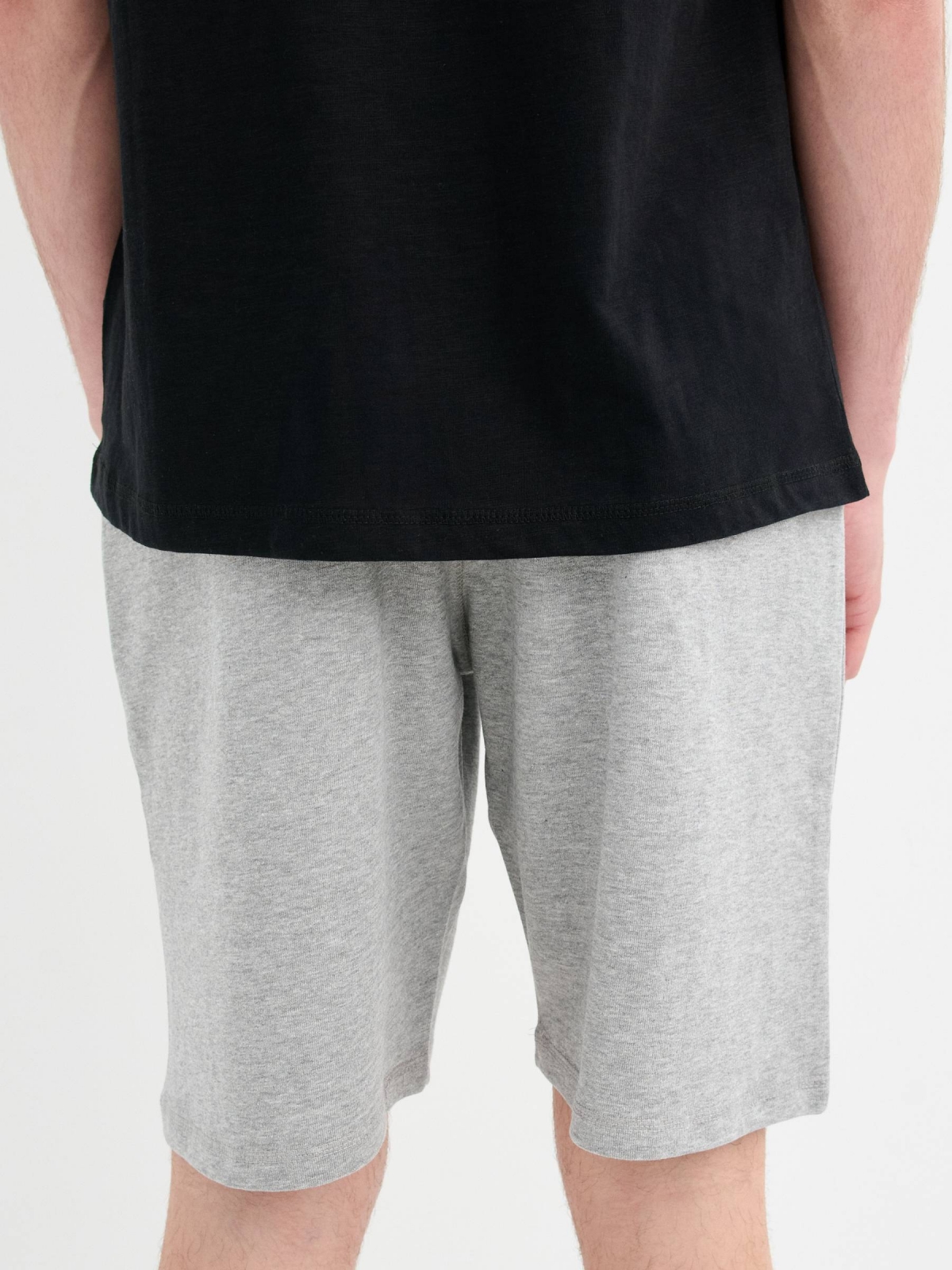 Basic jogger bermuda shorts grey detail view