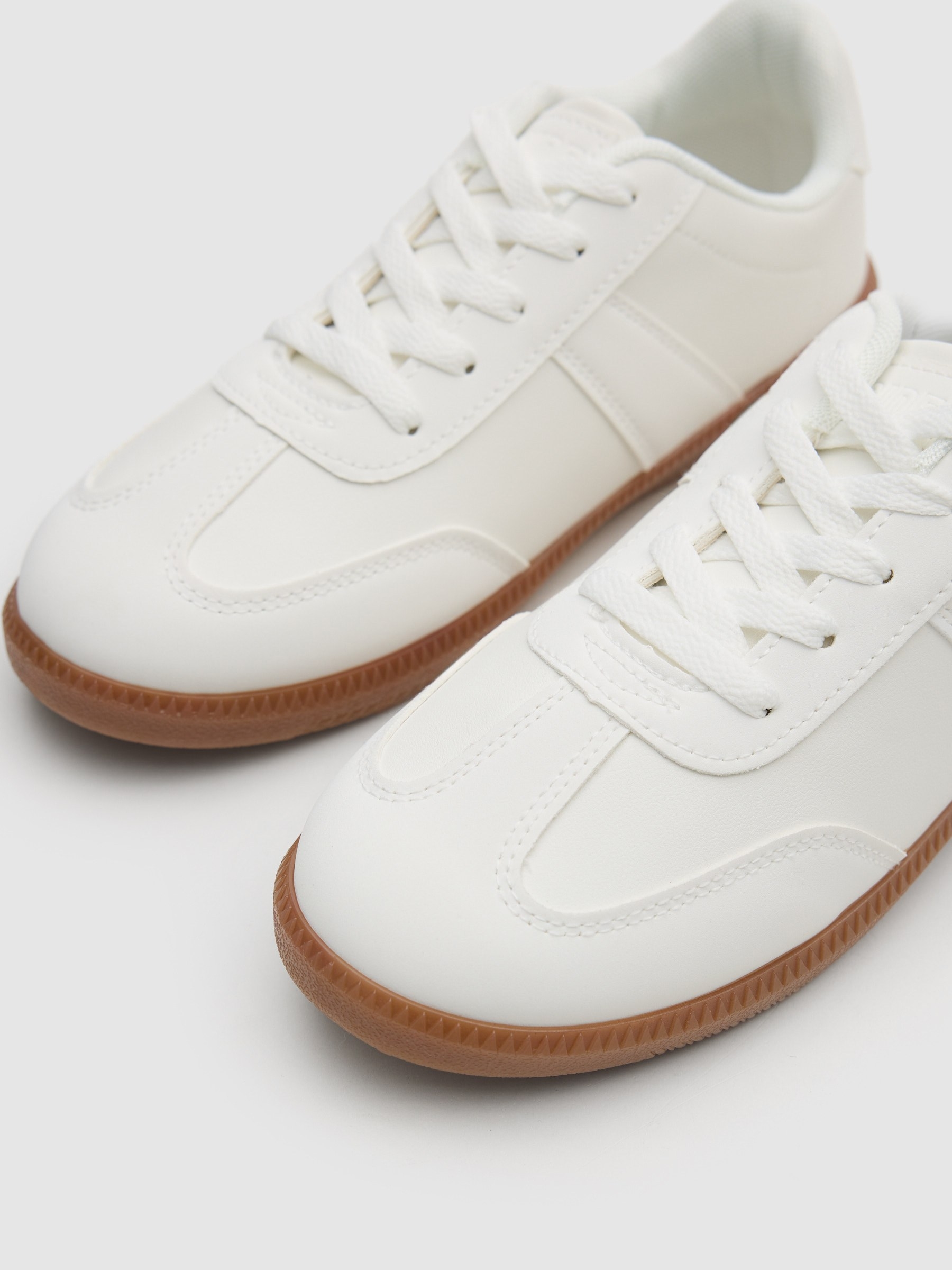 White retro low-top sneakers white