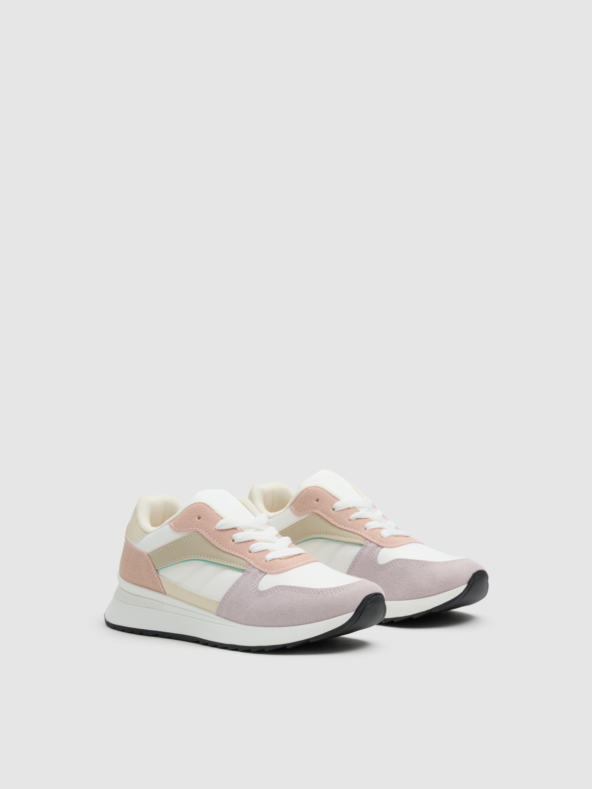 Desportiva running pele sintética combinada off white vista frontal 45º