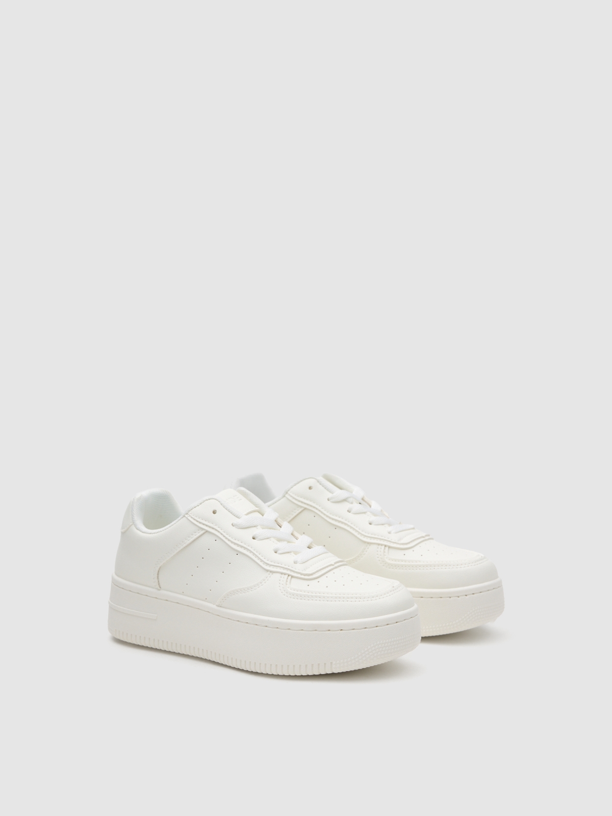 Faux leather sports shoe with platform white 45º front view