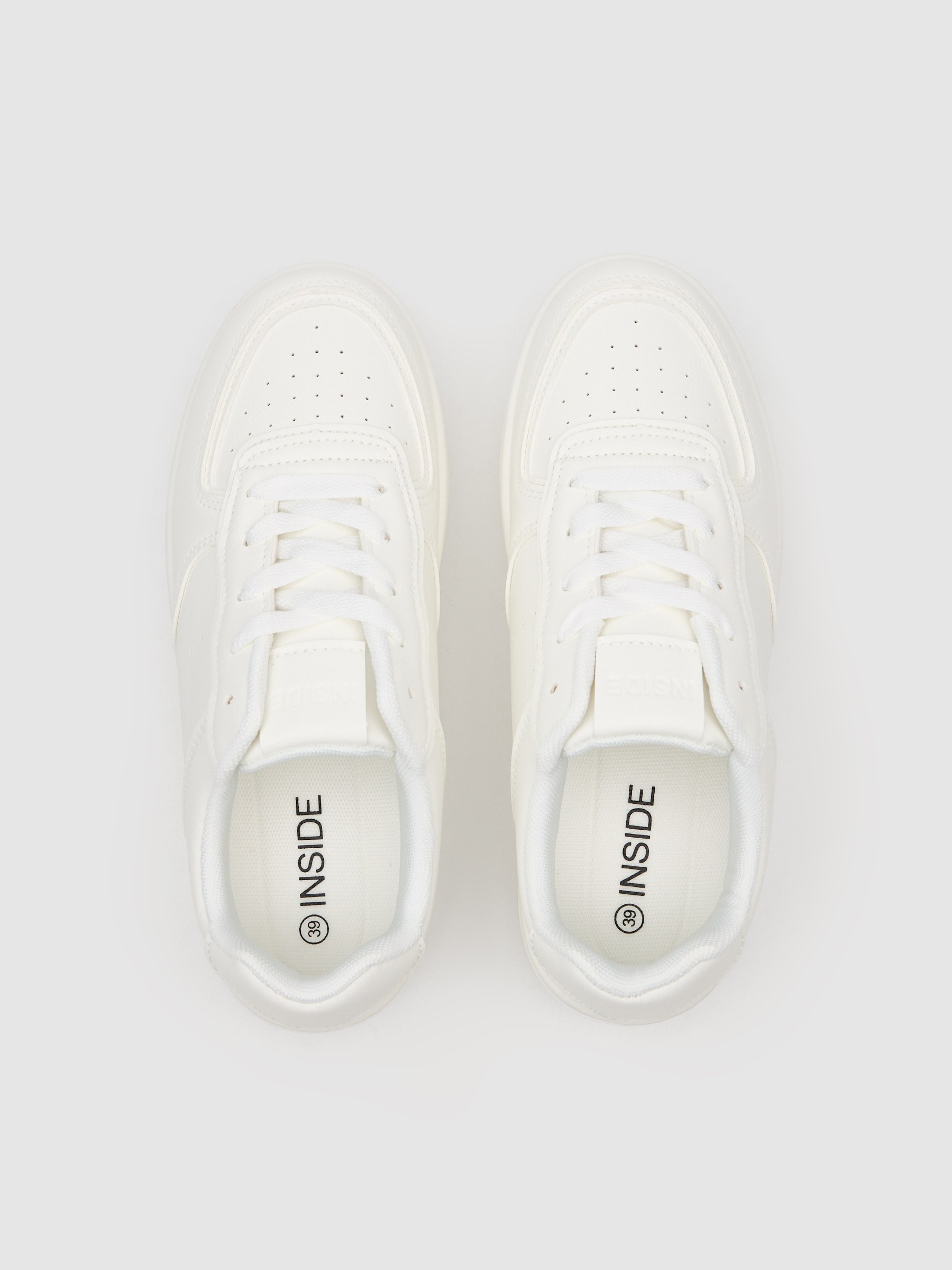 Faux leather sports shoe with platform white