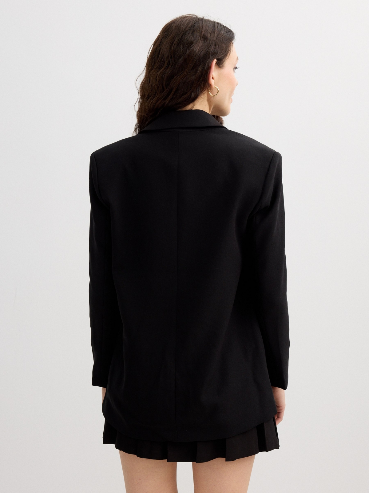 Blazer cruzado oversize preto vista meia traseira