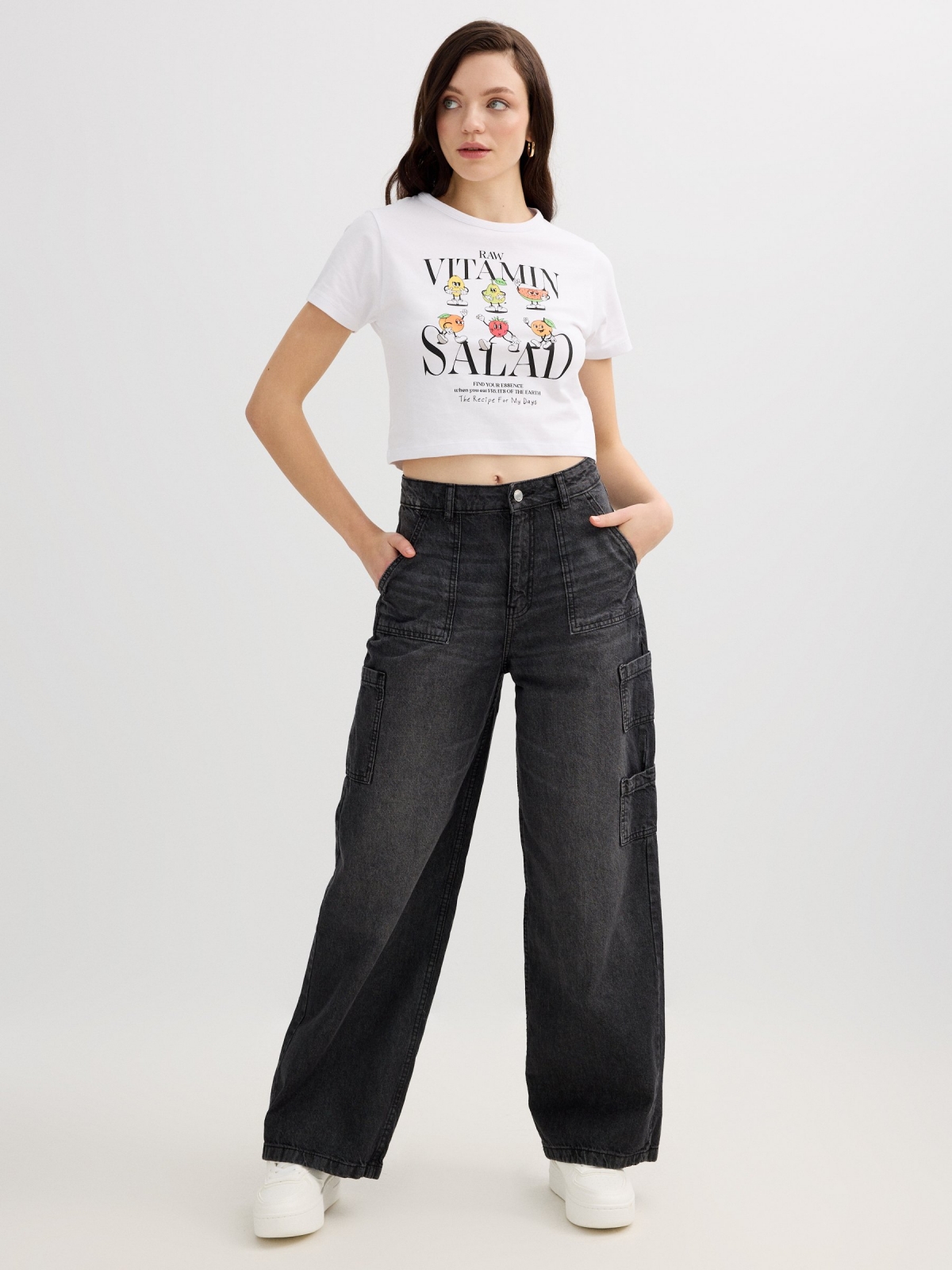 High-waisted multi-pocket jeans