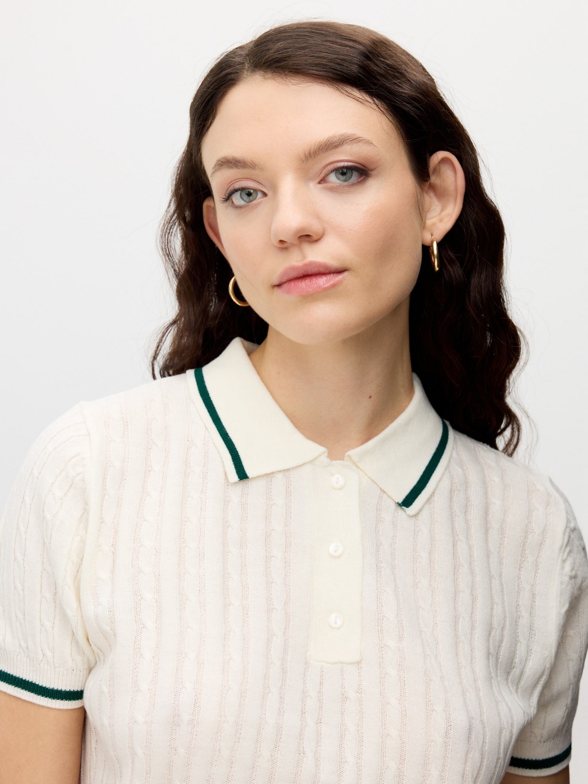 Jersey polo tricô slim off white vista detalhe