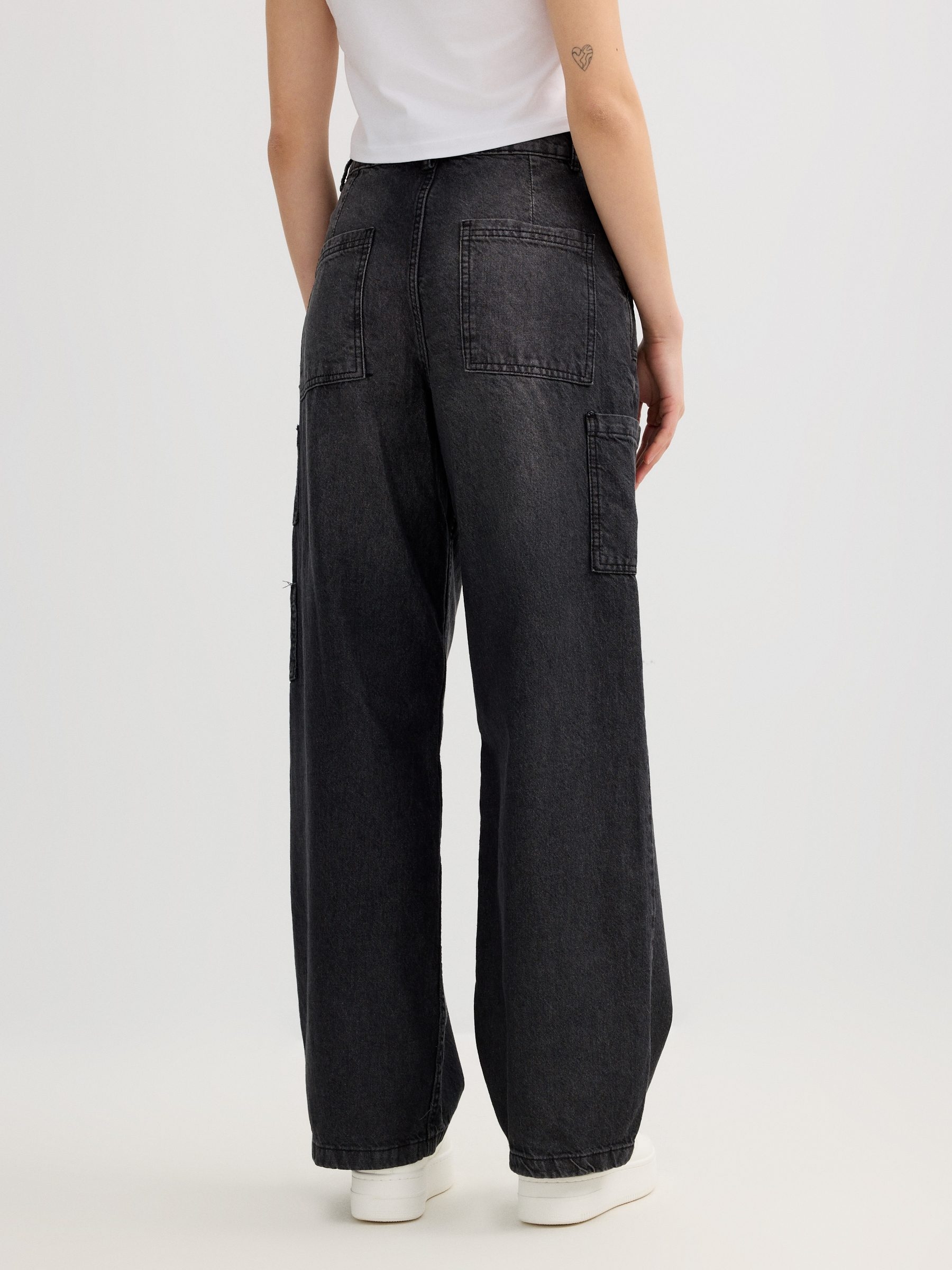 Jeans multibolsillos tiro alto negros negro vista general frontal