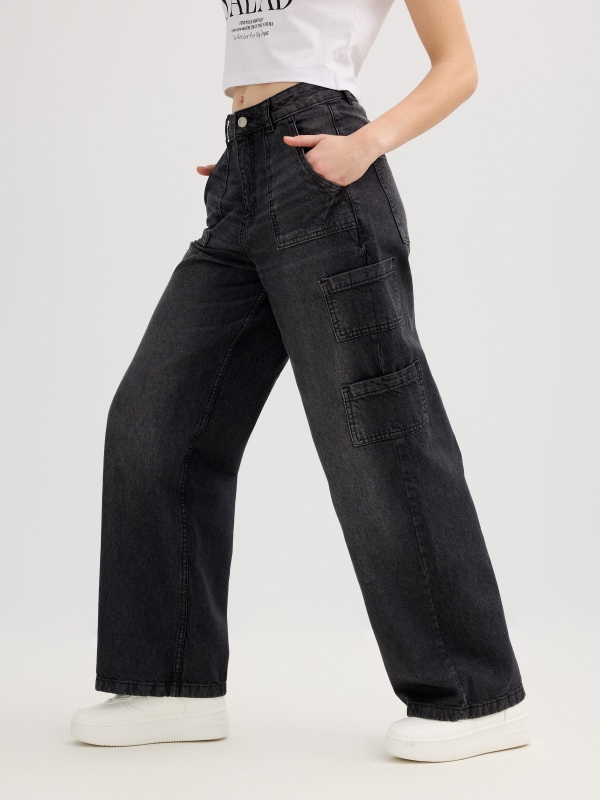 Jeans multibolsillos tiro alto negros negro vista detalle