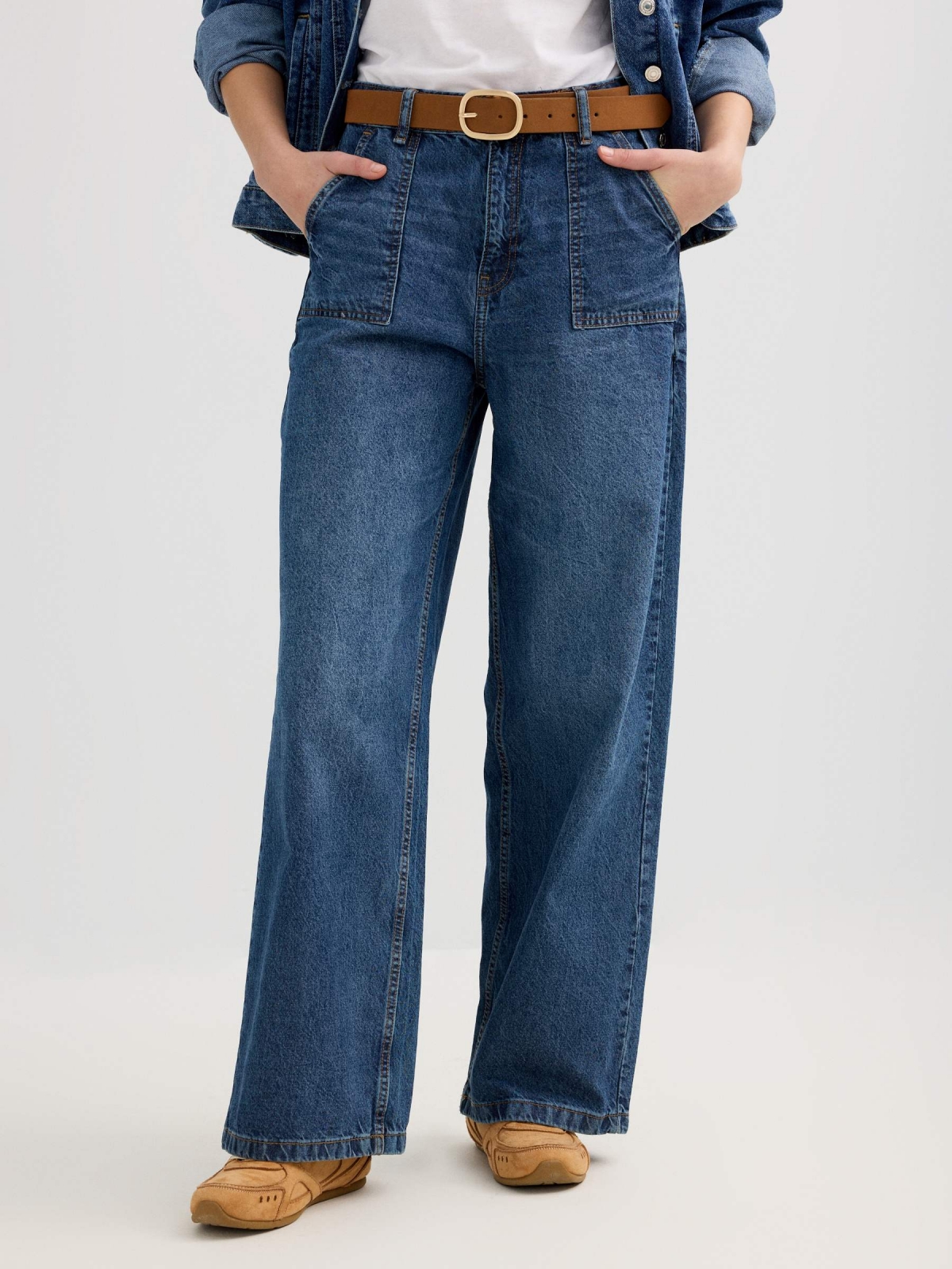 Jeans cintura alta wide leg azul vista meia frontal