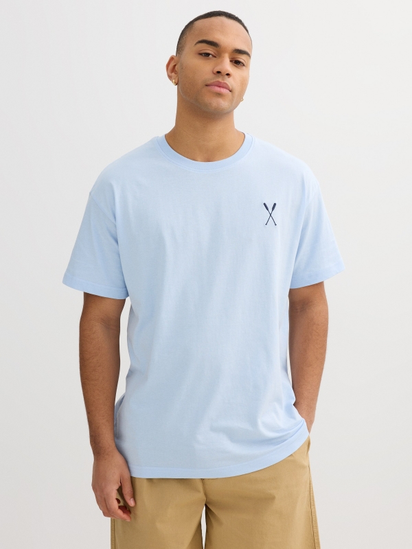 Camiseta con detalle minimal