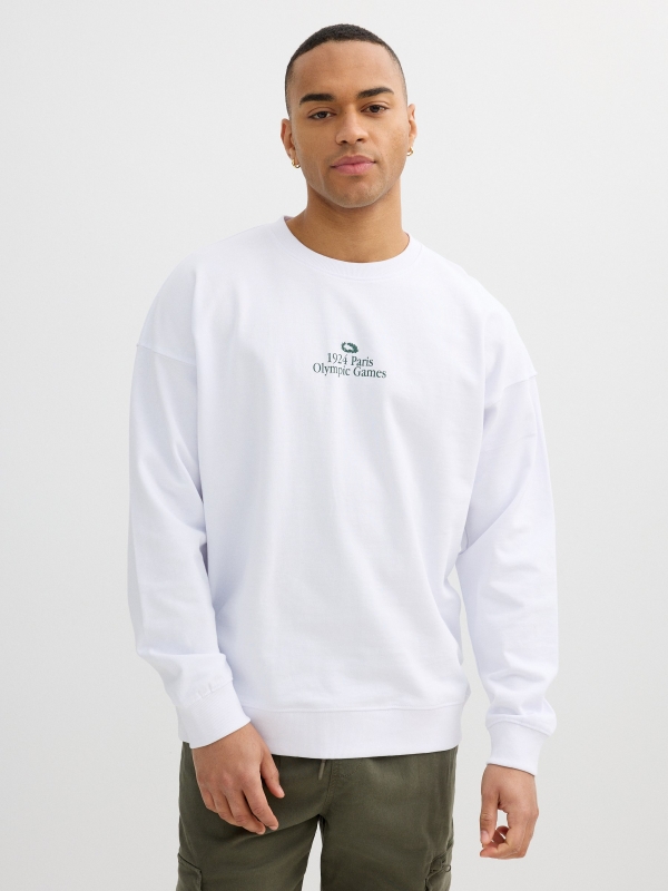 Moletom felpudo texto oversized branco vista meia frontal