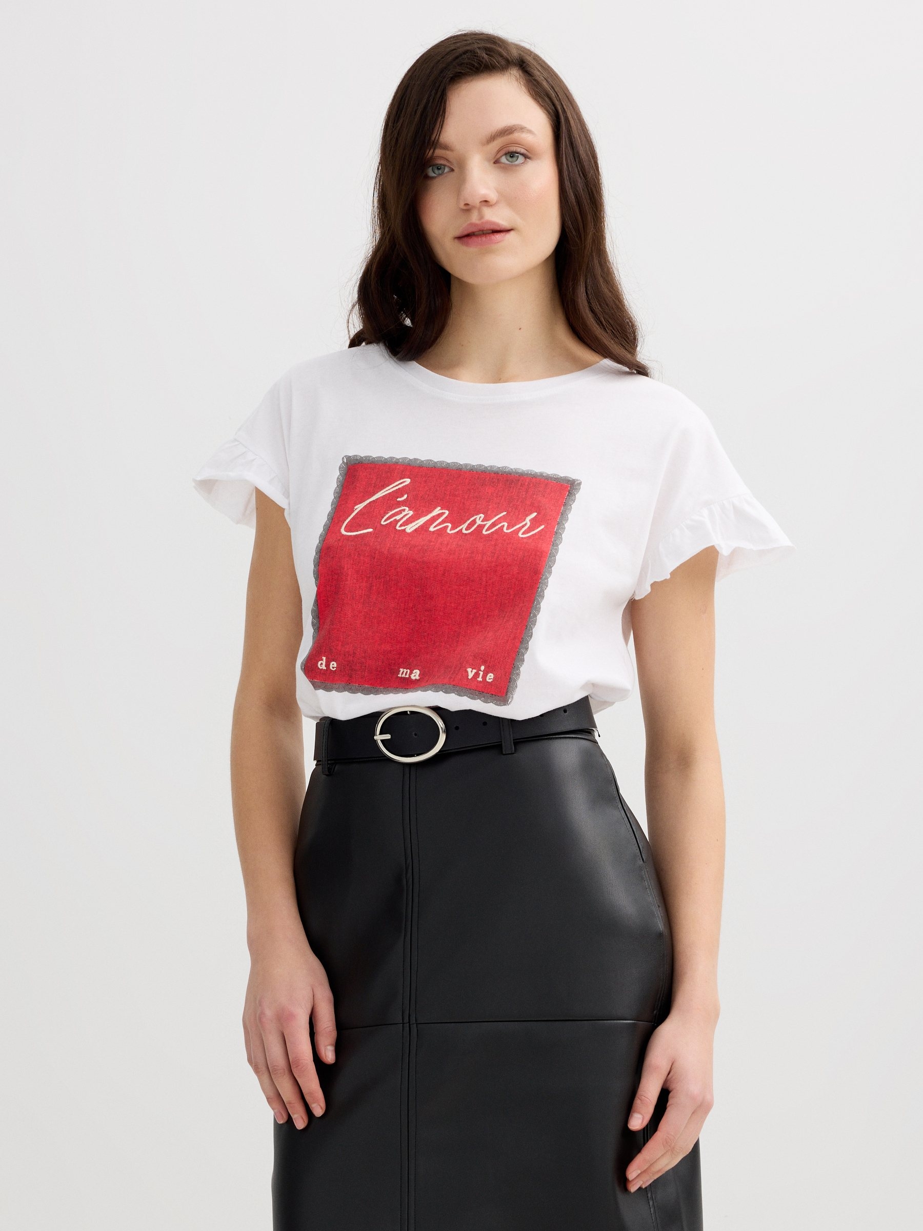 Camiseta volantes l'amour blanco vista media frontal