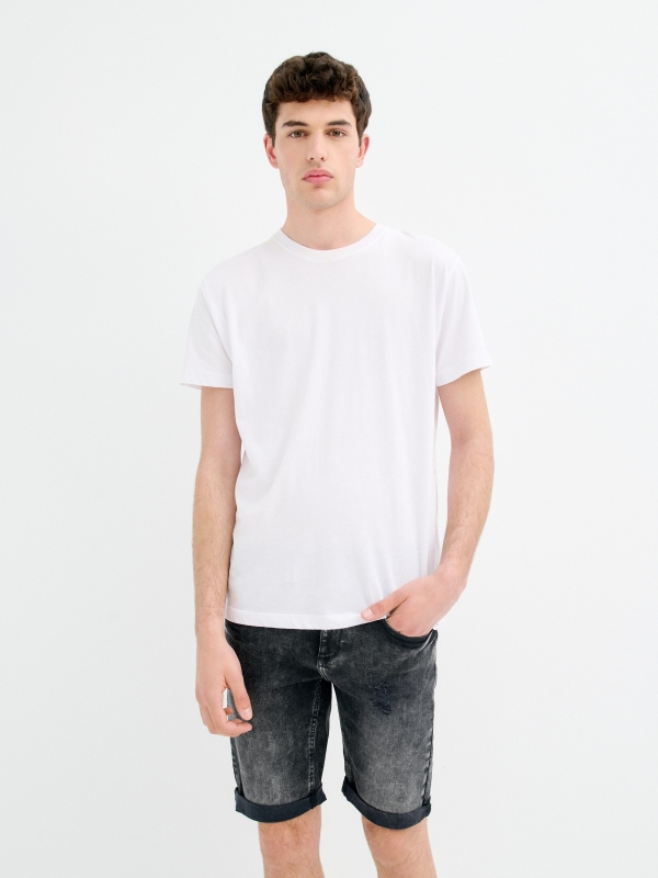 Bermuda vaquera skinny con rotos